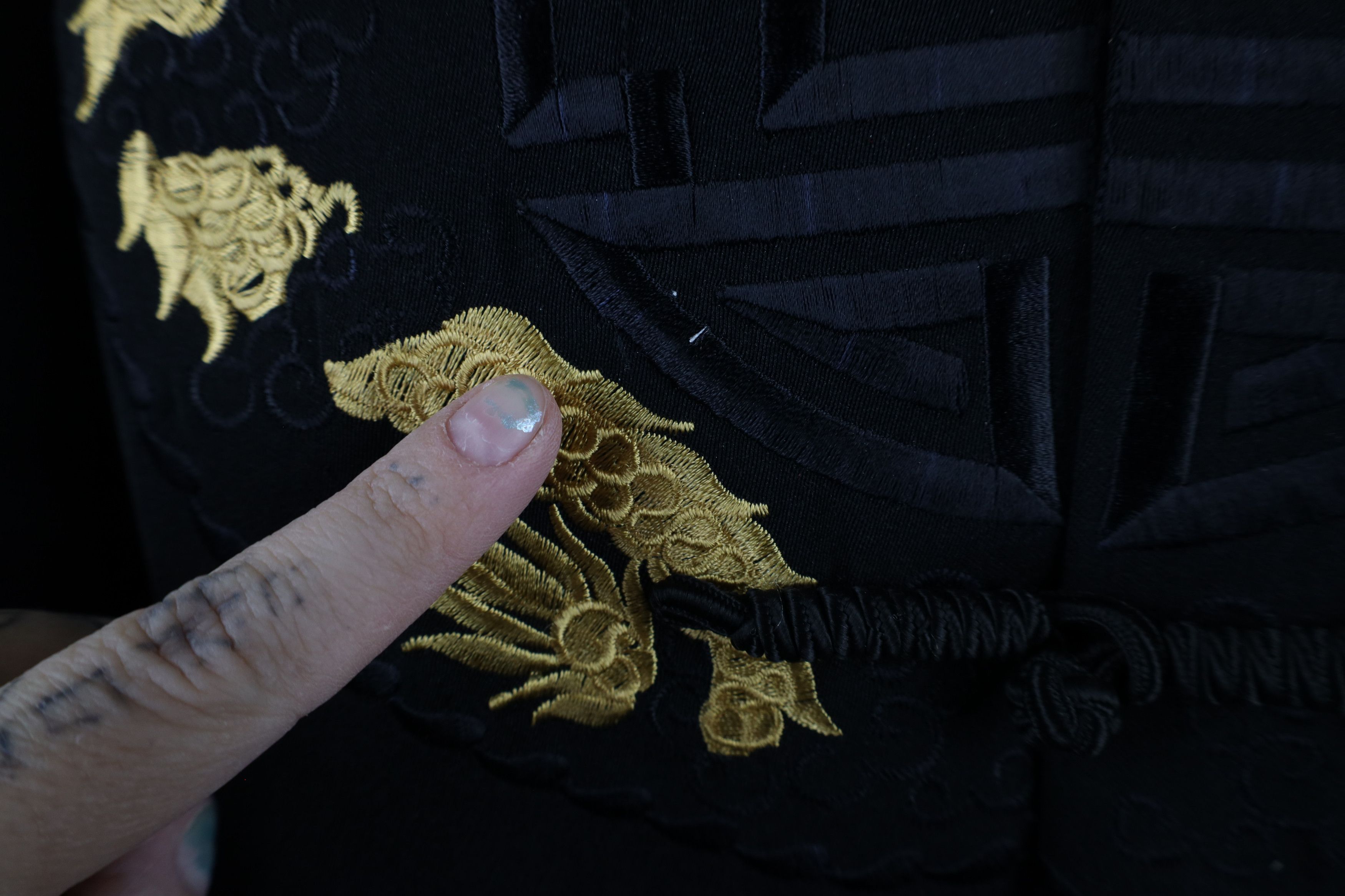 Vintage Vintage 90s Dragon Tie Button Kimono Jacket Black Gold Size US XXL / EU 58 / 5 - 5 Thumbnail