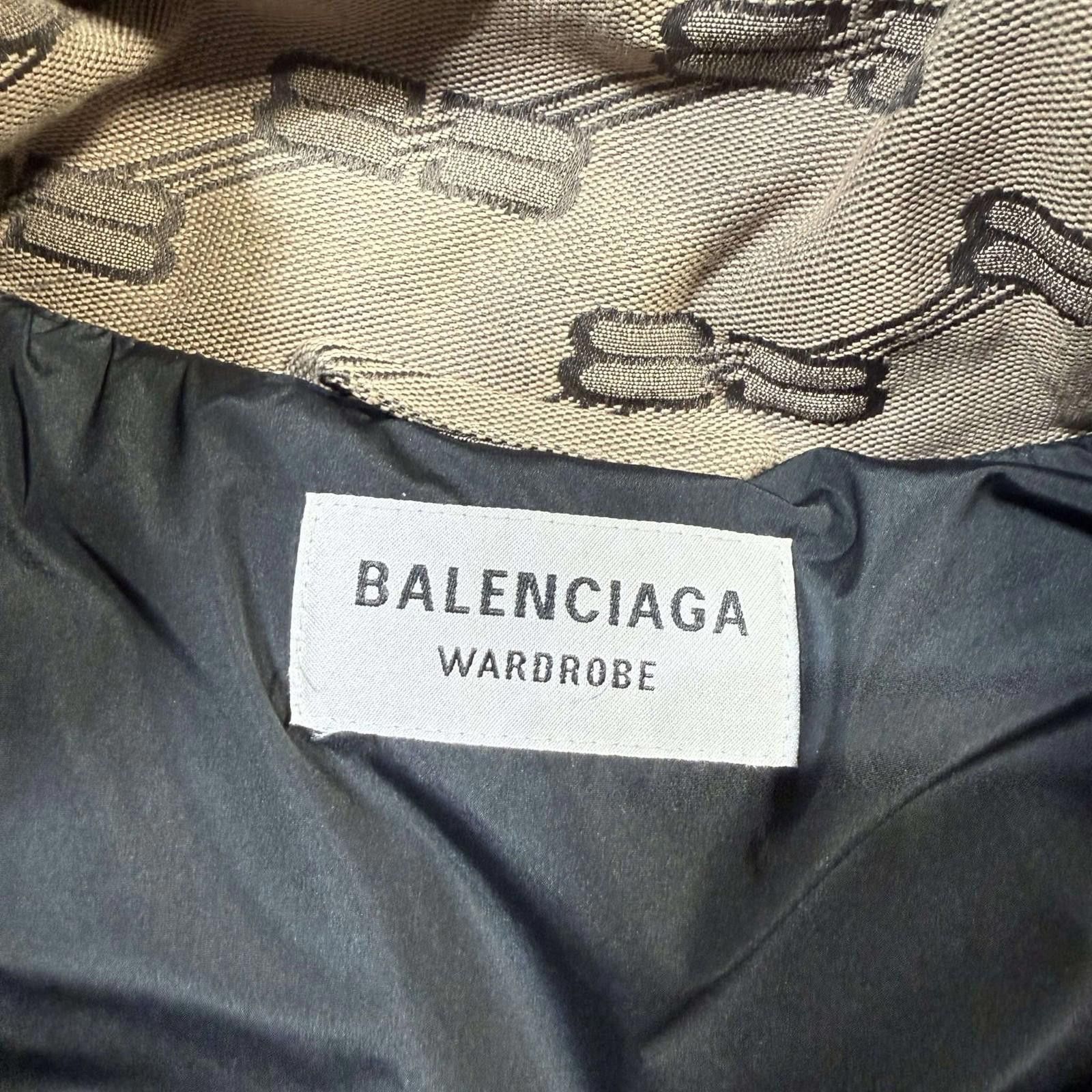 Balenciaga Balenciaga BB Puffer Coat Size S 38 Used Size US M / EU 48-50 / 2 - 6 Thumbnail