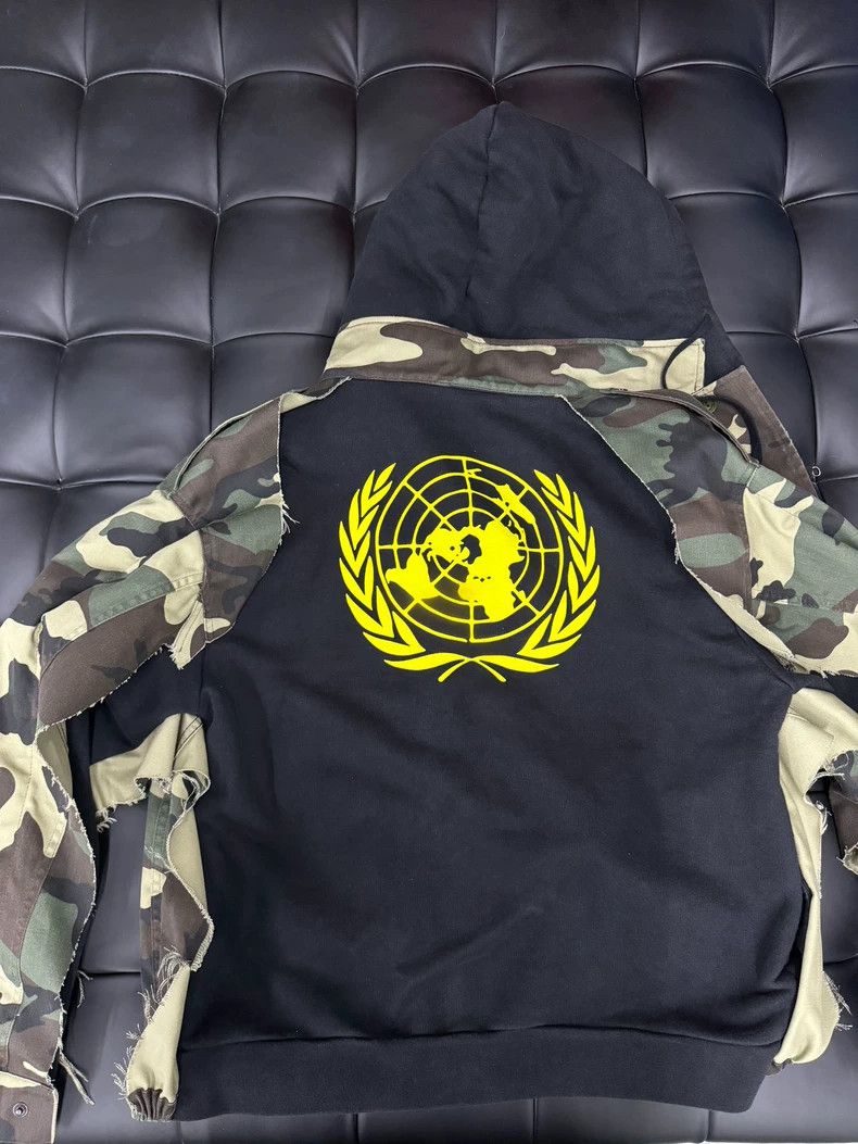 Vetements Vetements Runway Camo Fake Two-Piece Jacket Hoodie Size US M / EU 48-50 / 2 - 2 Thumbnail
