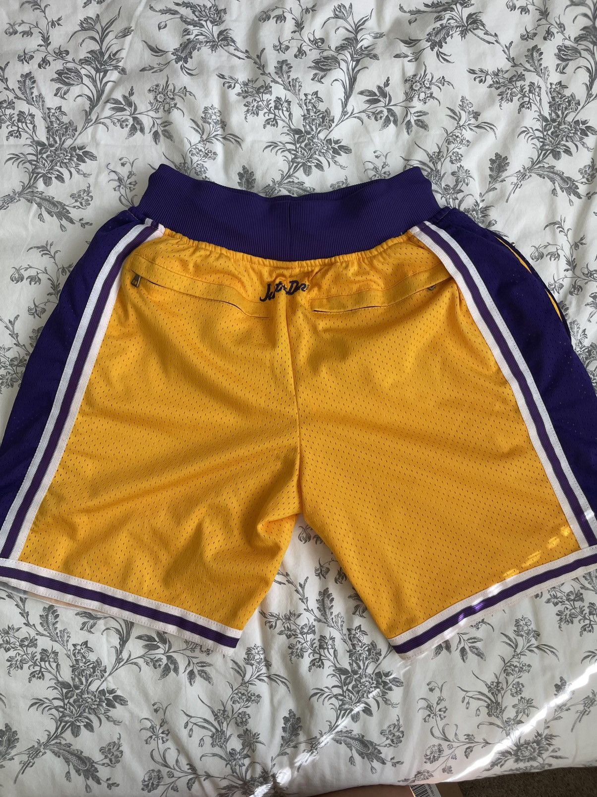 Just Don Lakers shorts Size US 26 / EU 42 - 2 Thumbnail