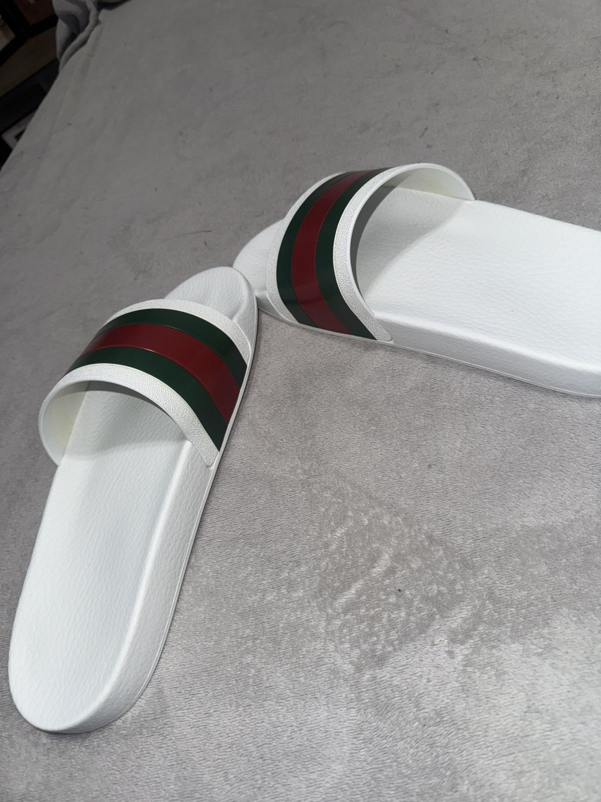 Gucci White Gucci Pursuit Slides Size US 10.5 / EU 43-44 - 2 Thumbnail