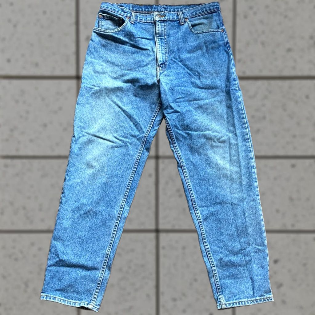 Levi's VINTAGE Levi's 550 Jeans Mens 36x30 (fits 34x29) Blue Denim 90s Modern Canada Size US 36 / EU 52 - 1 Thumbnail