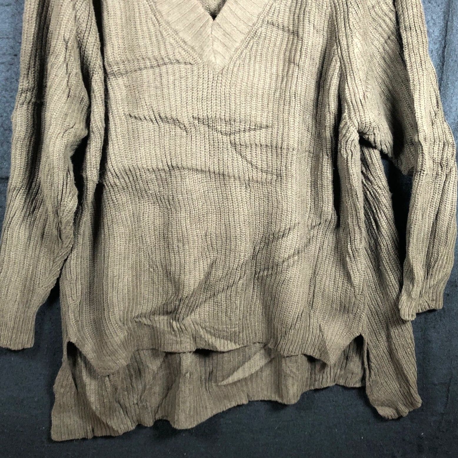 Express Express Womens Sweater Green V-Neck Knitted Long Sleeve Tunic XSmall XS Knit Pullover Casual Workwear // Women // Veg? Size XS / US 0-2 / IT 36-38 - 3 Thumbnail