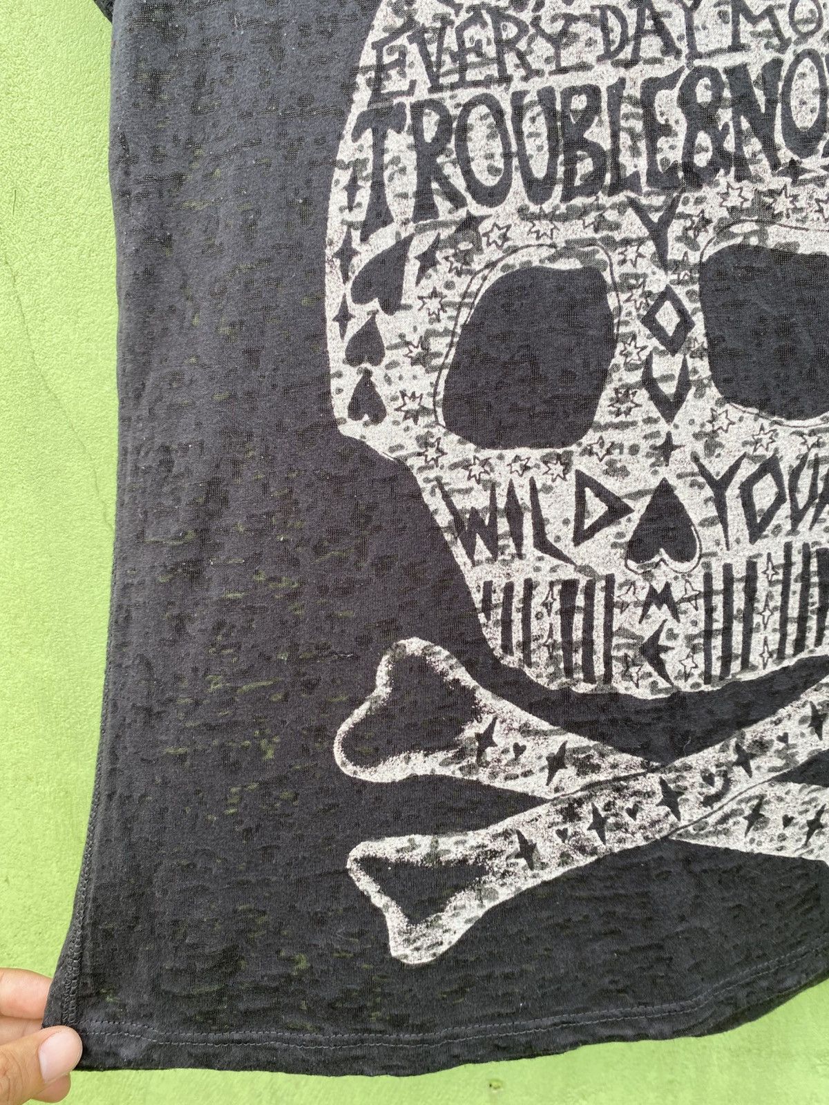 Divided Divided Skull & Crossbones Distressed Rock Punk Aesthetic Size M / US 6-8 / IT 42-44 - 5 Thumbnail