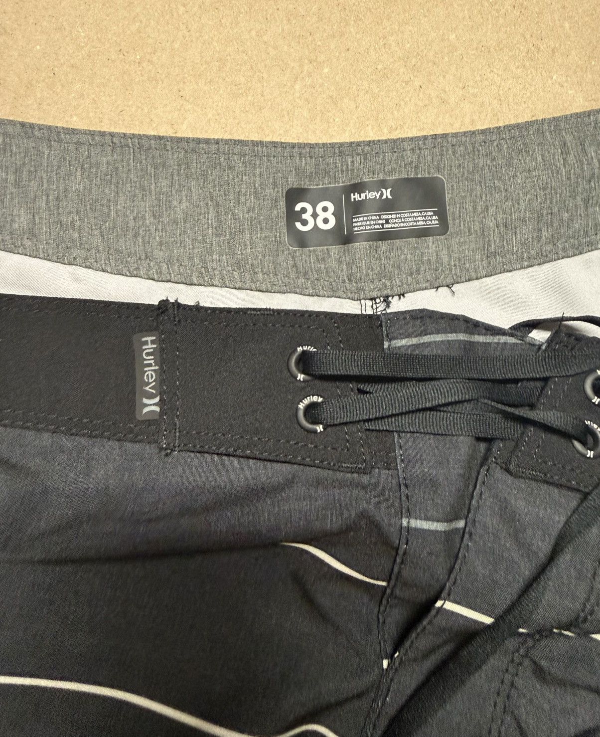 Hurley Hurley Beach Board shorts Black size 38 Rare very Nice! Size US 38 / EU 54 - 3 Thumbnail