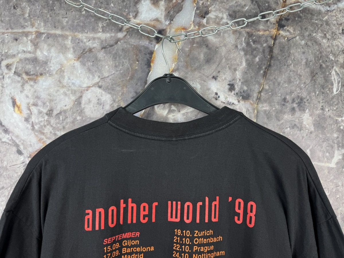Other Vintage Brian May Another World 1998 Tour Band T-Shirt Size US XL / EU 56 / 4 - 13 Thumbnail
