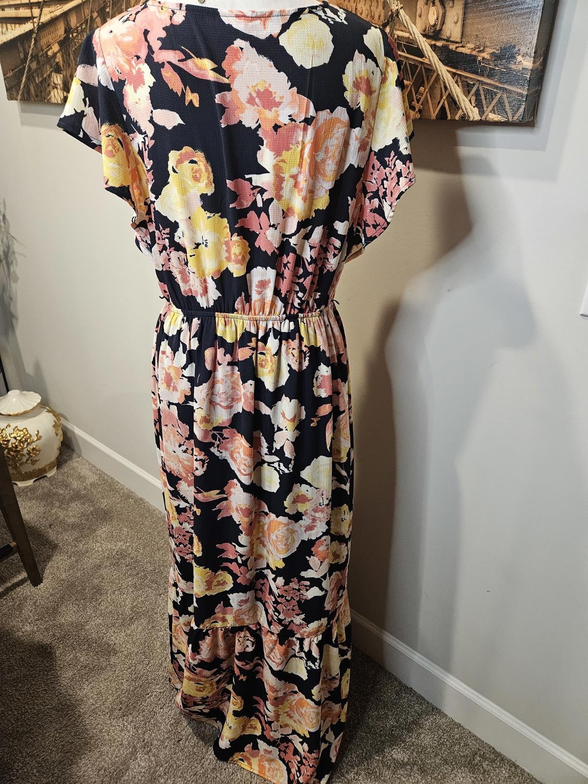 Designer Isabel Maternity Floral Maxi Dress with V-Neck Size M / US 6-8 / IT 42-44 - 3 Thumbnail