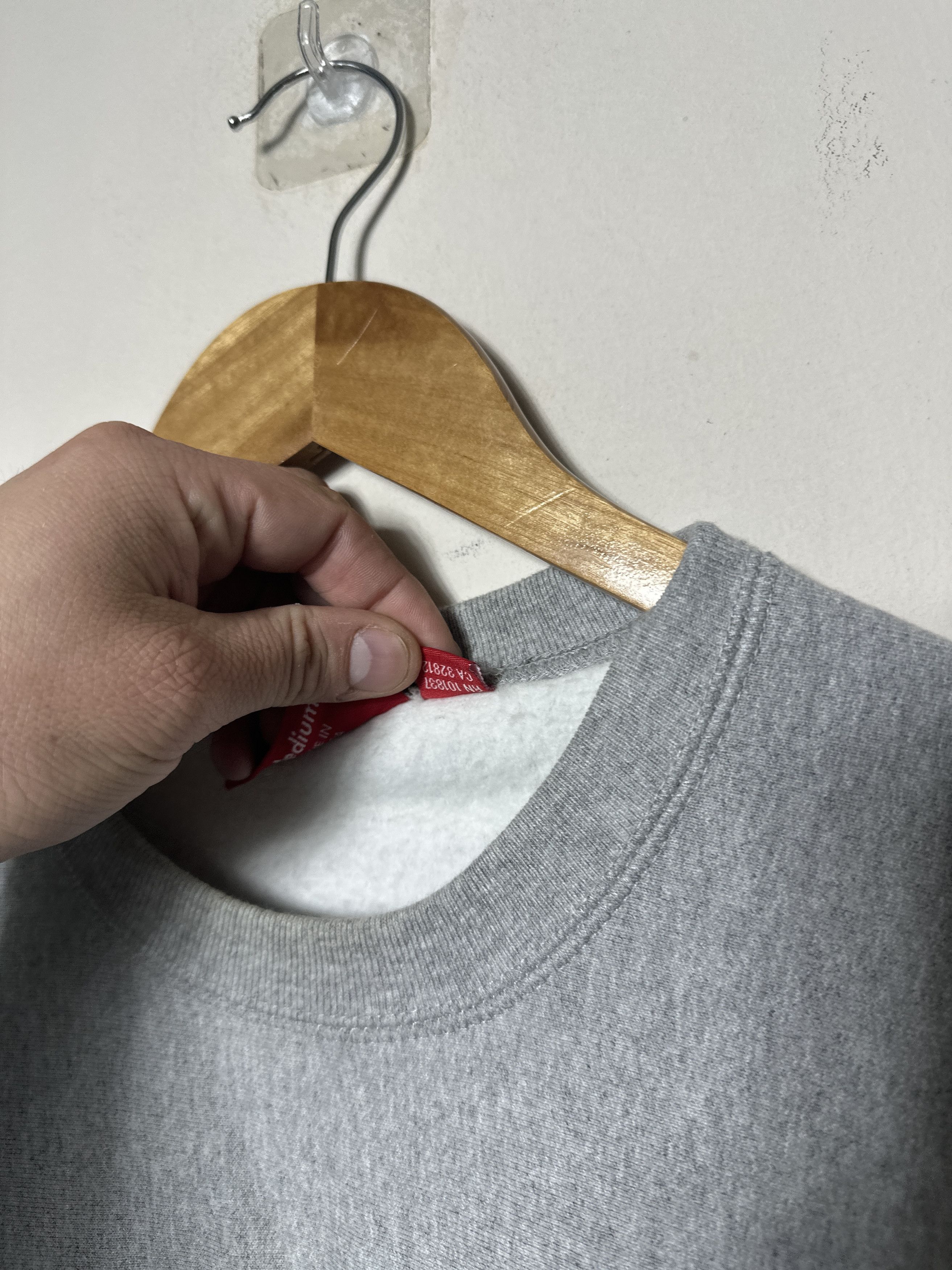 Supreme Supreme grey arc logo sweatshirt size M Size US M / EU 48-50 / 2 - 5 Thumbnail