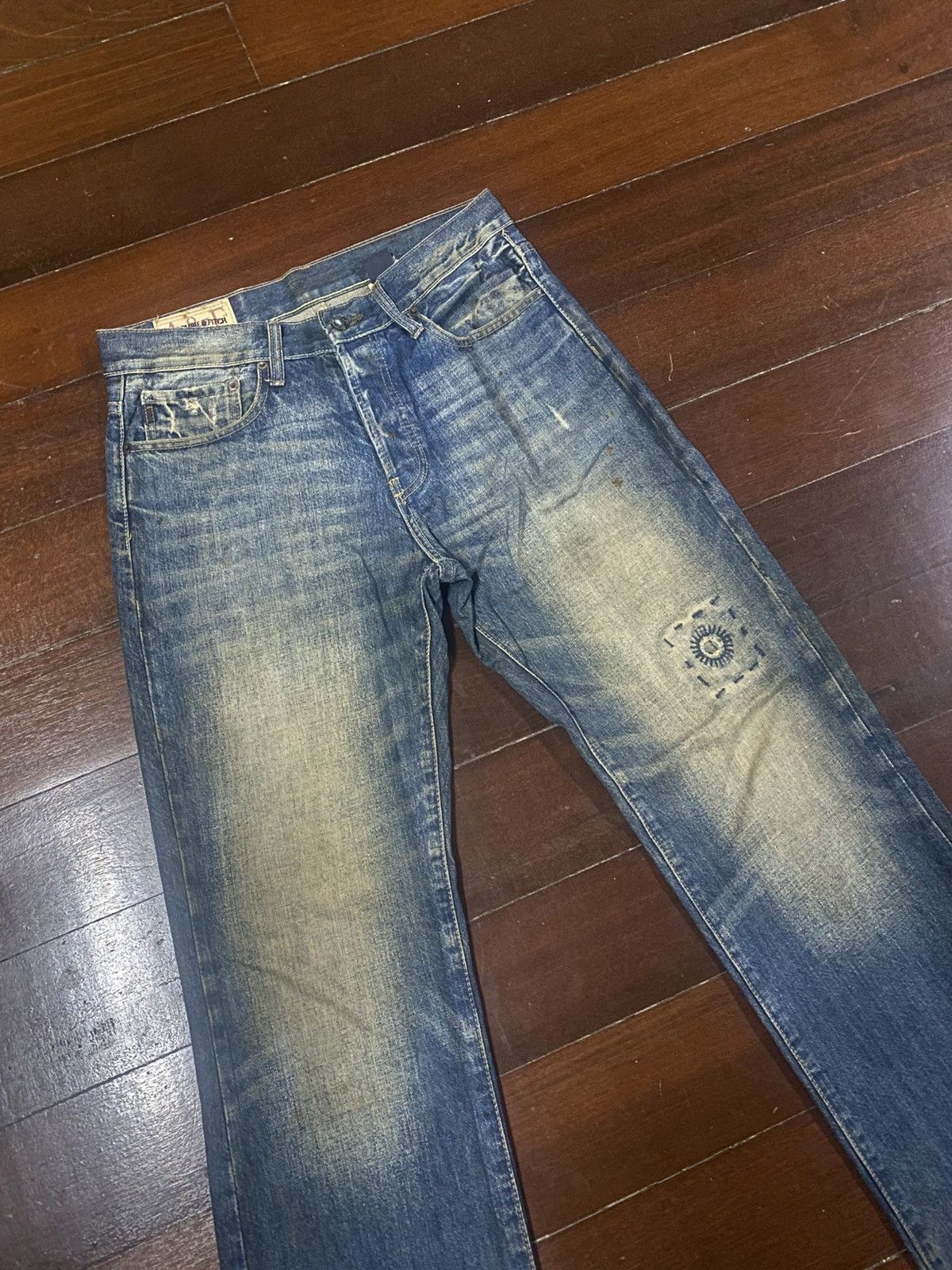 Abercrombie & Fitch Vintage Abercrombie Blue Wash Distressed mud wash lowrise Size US 33 - 6 Thumbnail