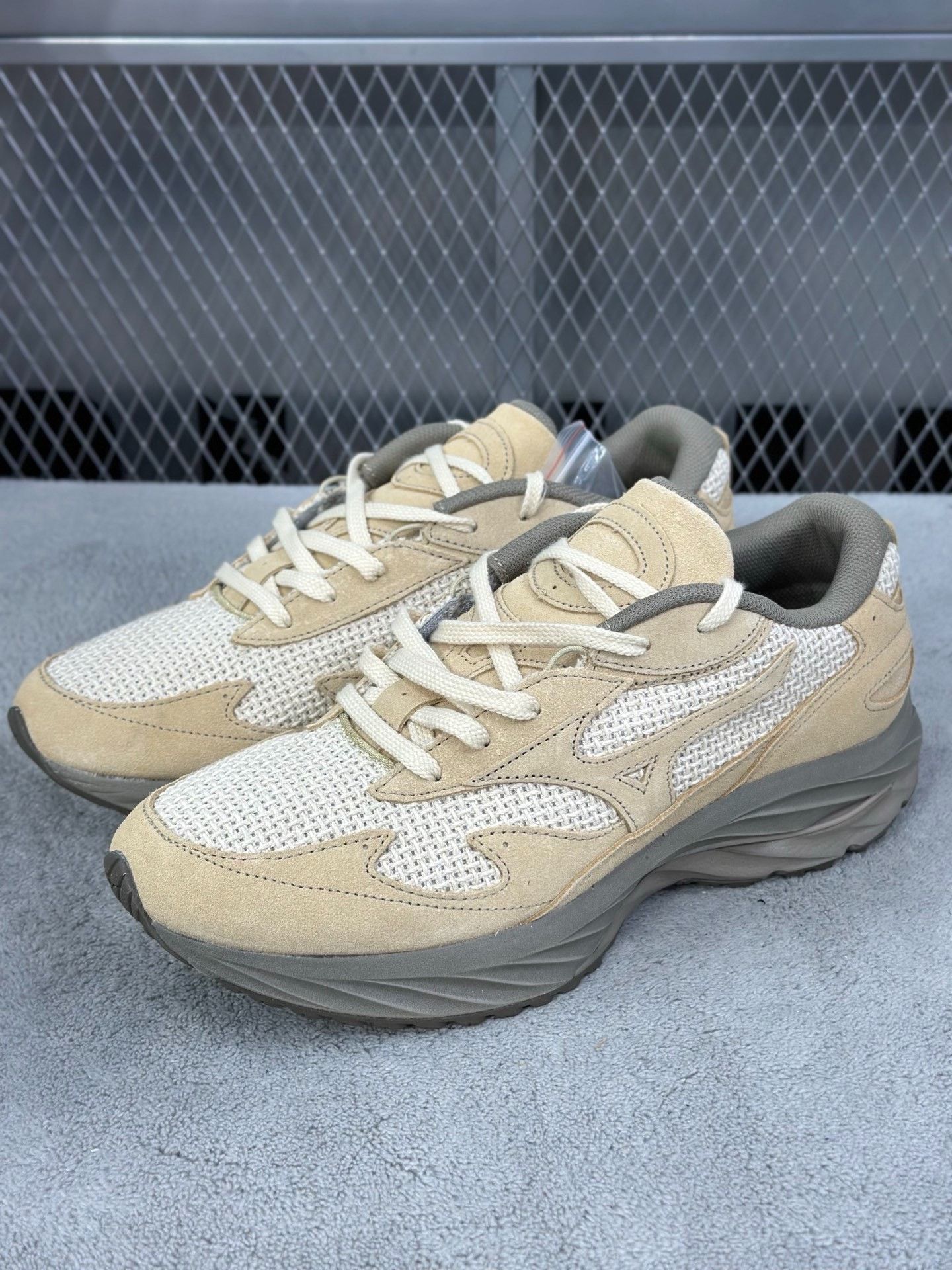 Mizuno Mizuno Lowtop Sneakers 43 Men Size US 10 / EU 43 - 1 Thumbnail