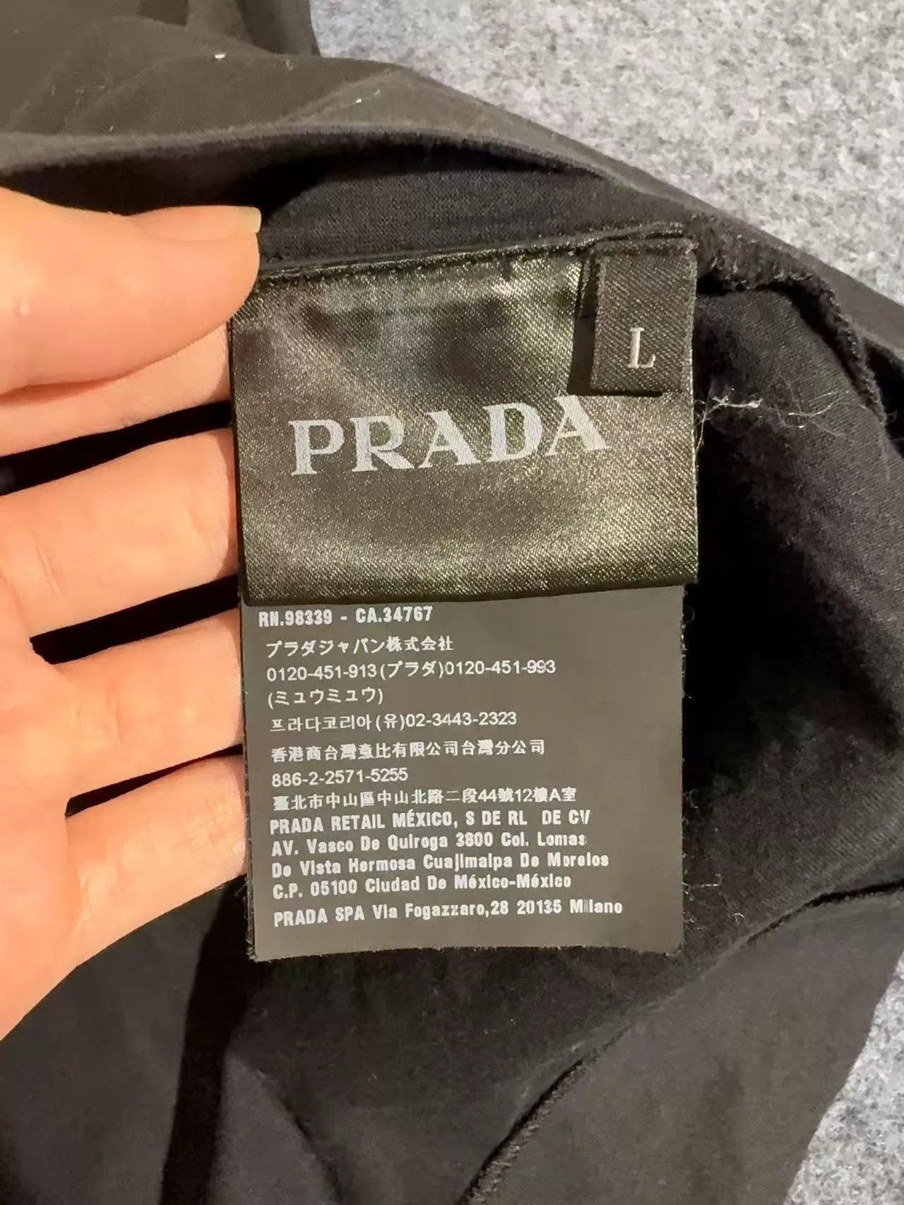 Prada Prada Triangle Logo Short-Sleeve T-Shirt Size US L / EU 52-54 / 3 - 4 Thumbnail