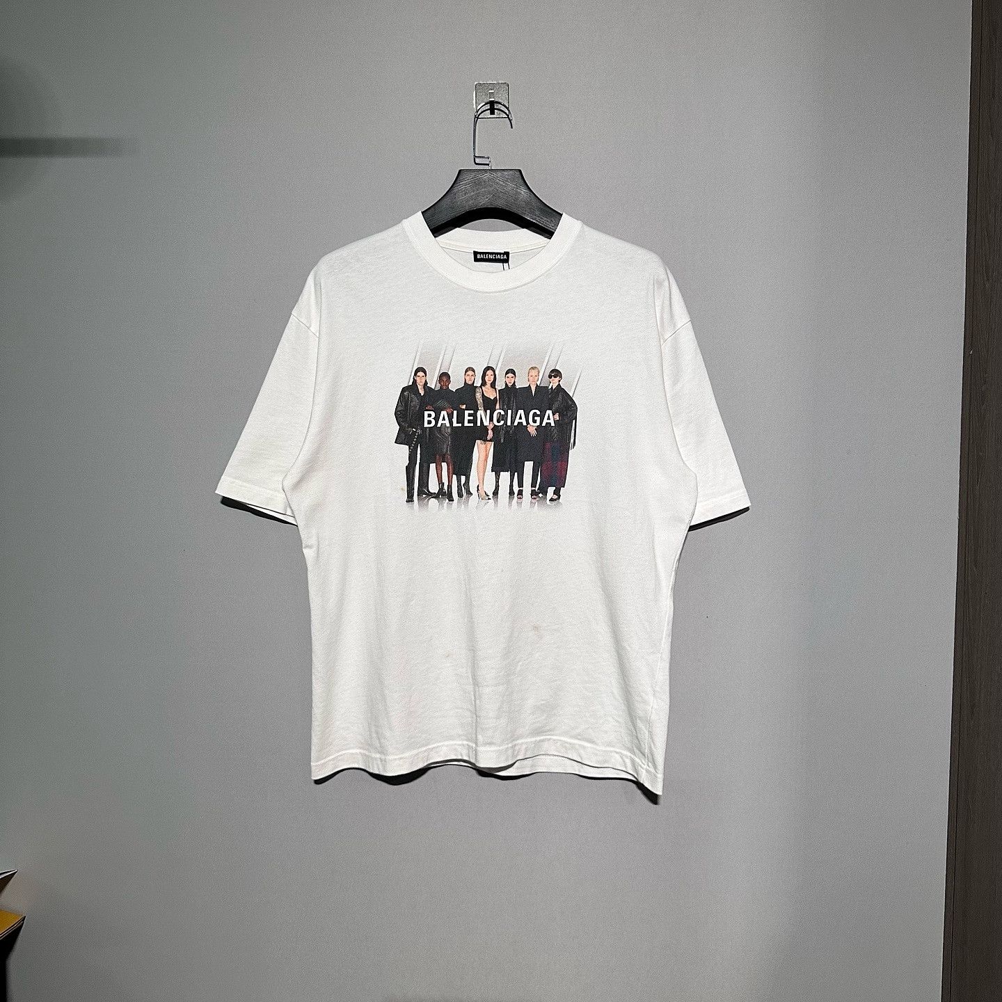 Balenciaga Balenciaga Graphic Print T-Shirt Size M Size US M / EU 48-50 / 2 - 1 Thumbnail
