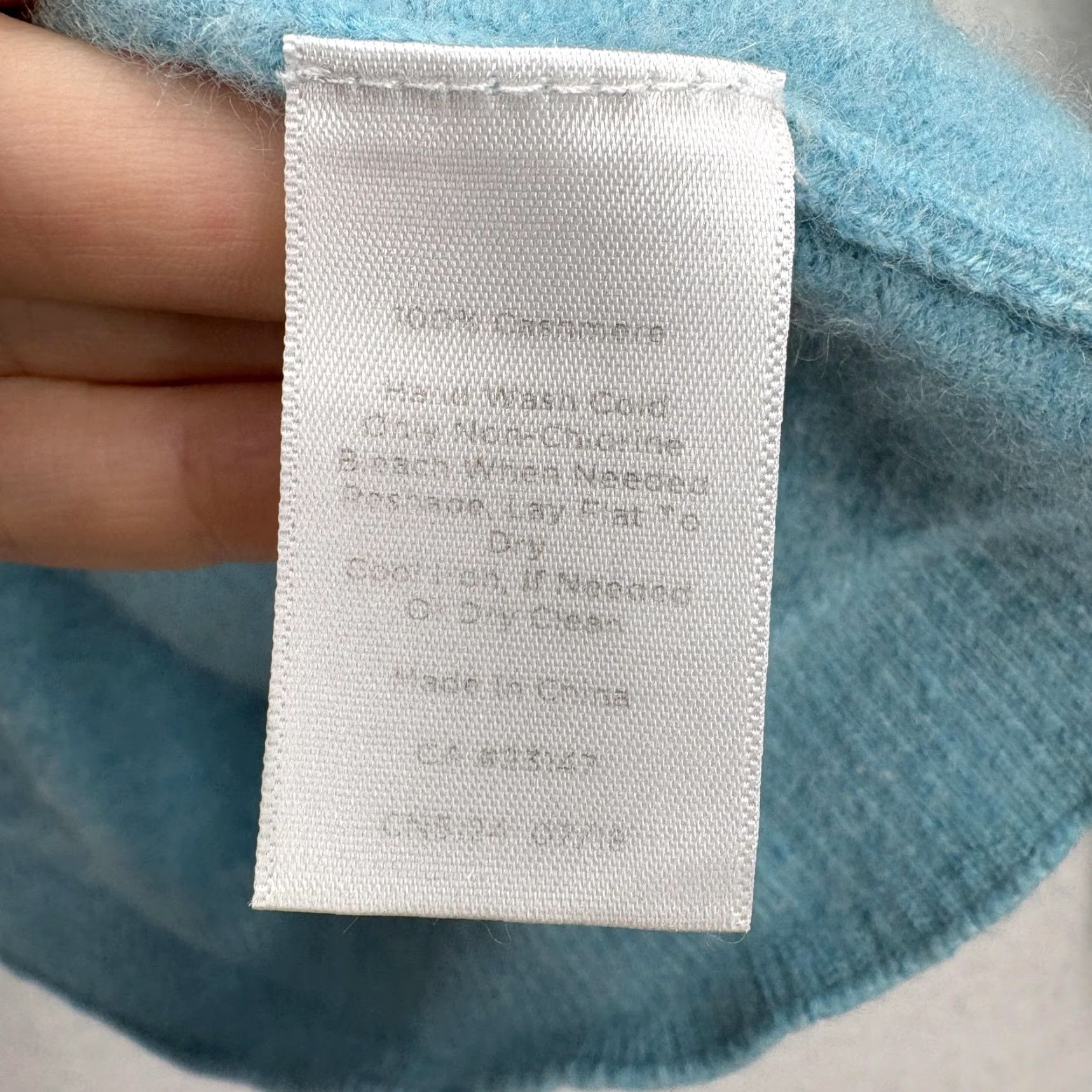 Talbots Talbots Sweater Womens Large Blue 100% Cashmere Crew Neck Pullover Buttons Size L / US 10 / IT 46 - 5 Thumbnail