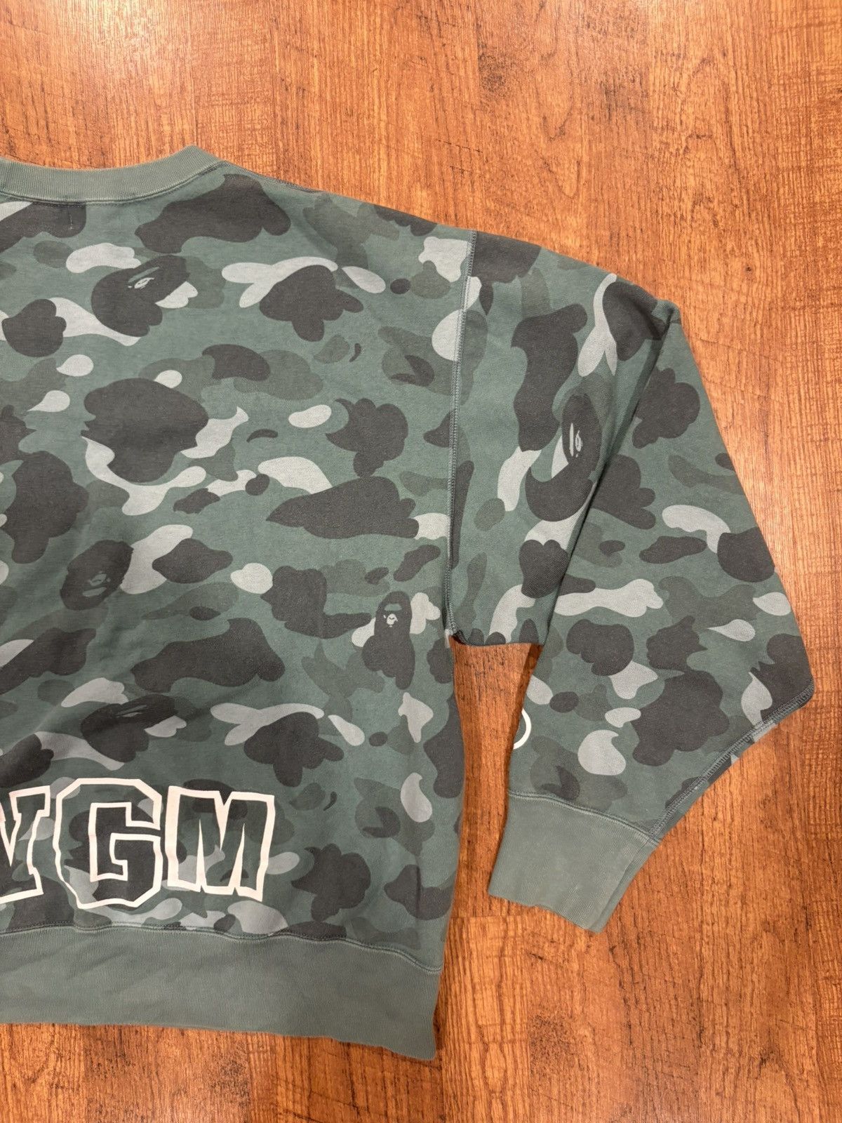 Bape A Bathing Ape Men's L Crewneck Bape Camo Shark Pattern Green Size US L / EU 52-54 / 3 - 7 Thumbnail