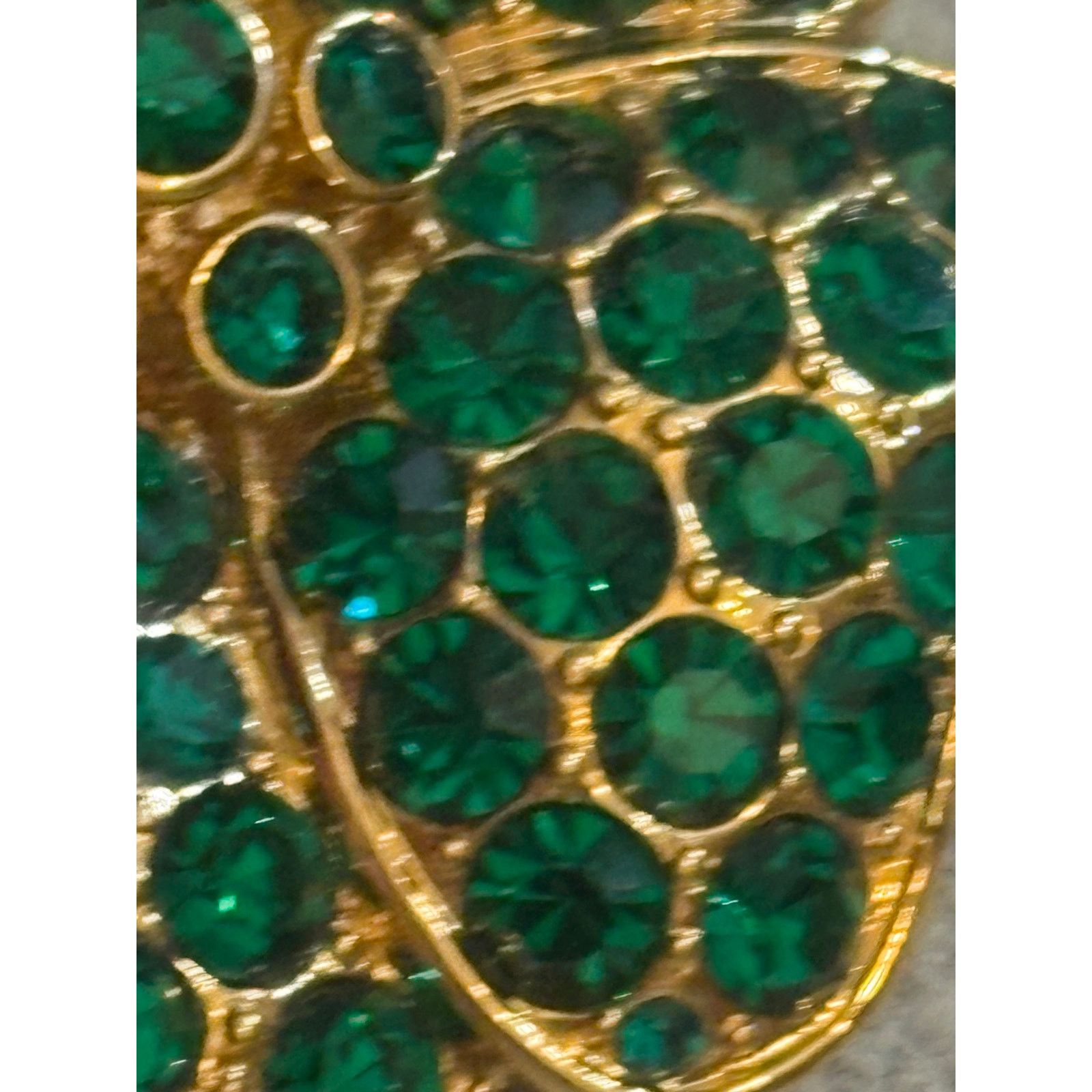 Monet Vintage Monet Emerald Green Rhinestone Floral Brooch Size ONE SIZE - 5 Thumbnail