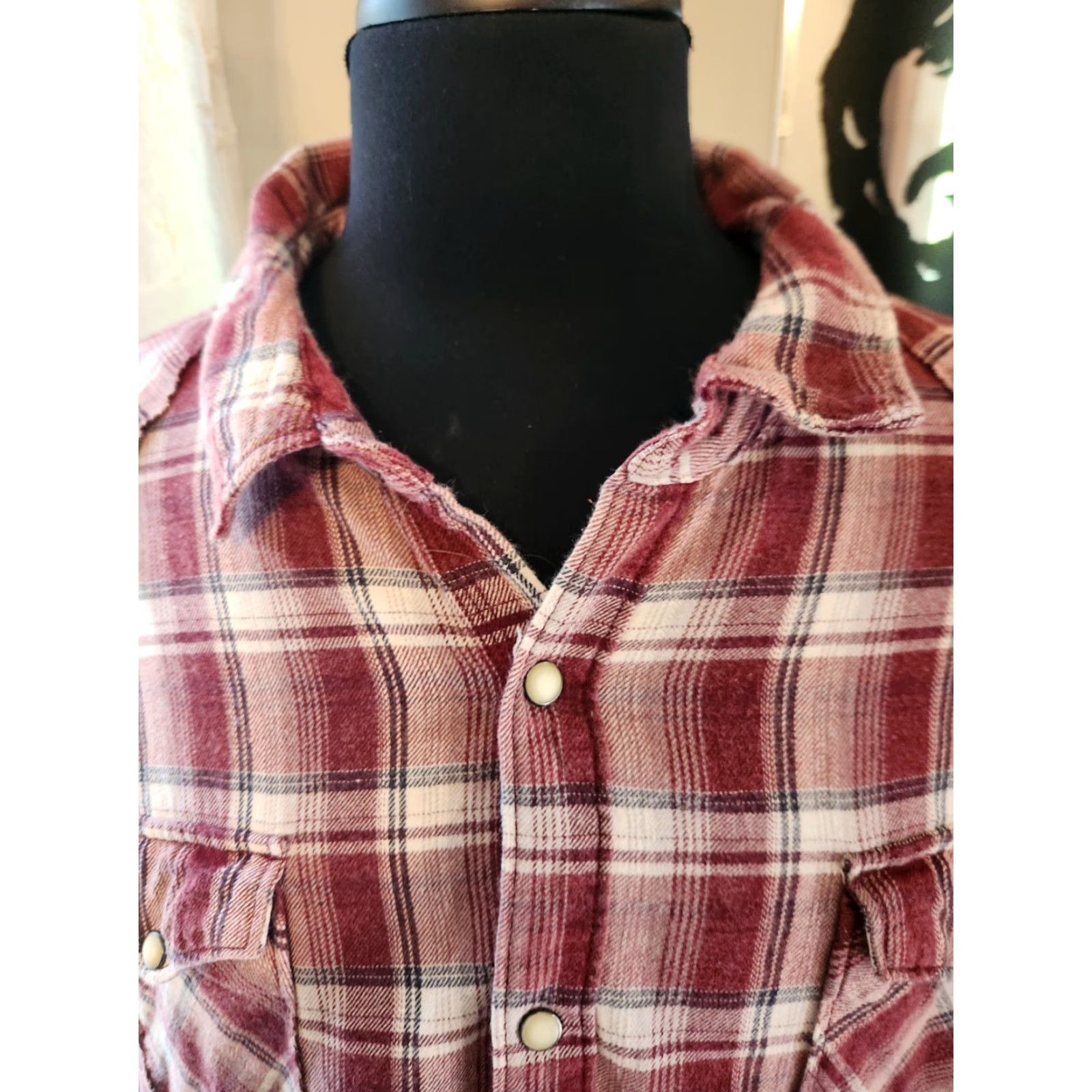 Vintage **Ruff Hewn Men’s Red Pearl Snap Long Sleeve Plaid Shirt XXL** User: **Ruff Hewn Men’s XXL Red Pearl Snap Plaid Shirt** Size US XXL / EU 58 / 5 - 3 Thumbnail