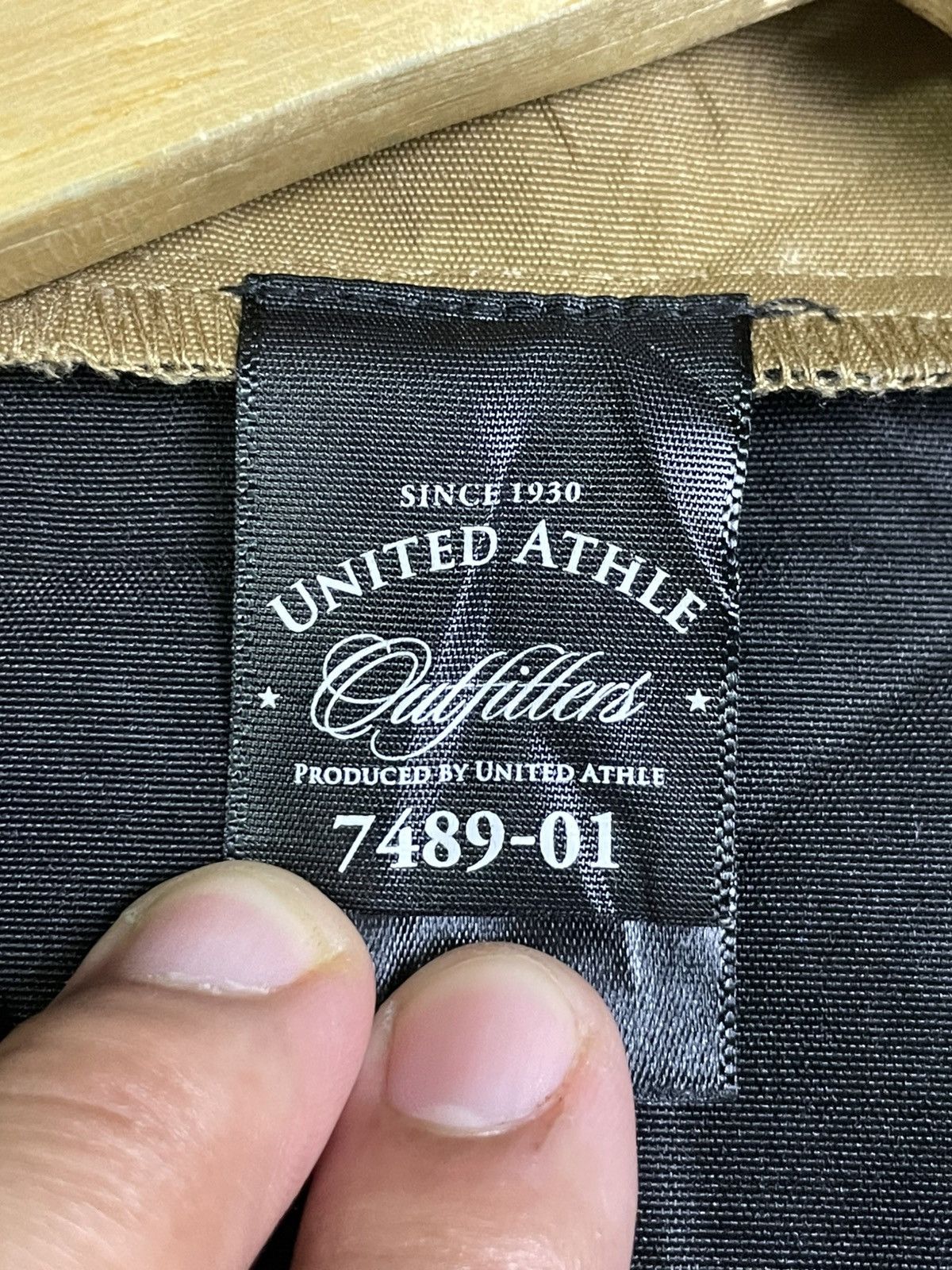 Designer × Japanese Brand × Vintage United Athle x Outfitters Hooded Jacket (39) Size US L / EU 52-54 / 3 - 4 Thumbnail