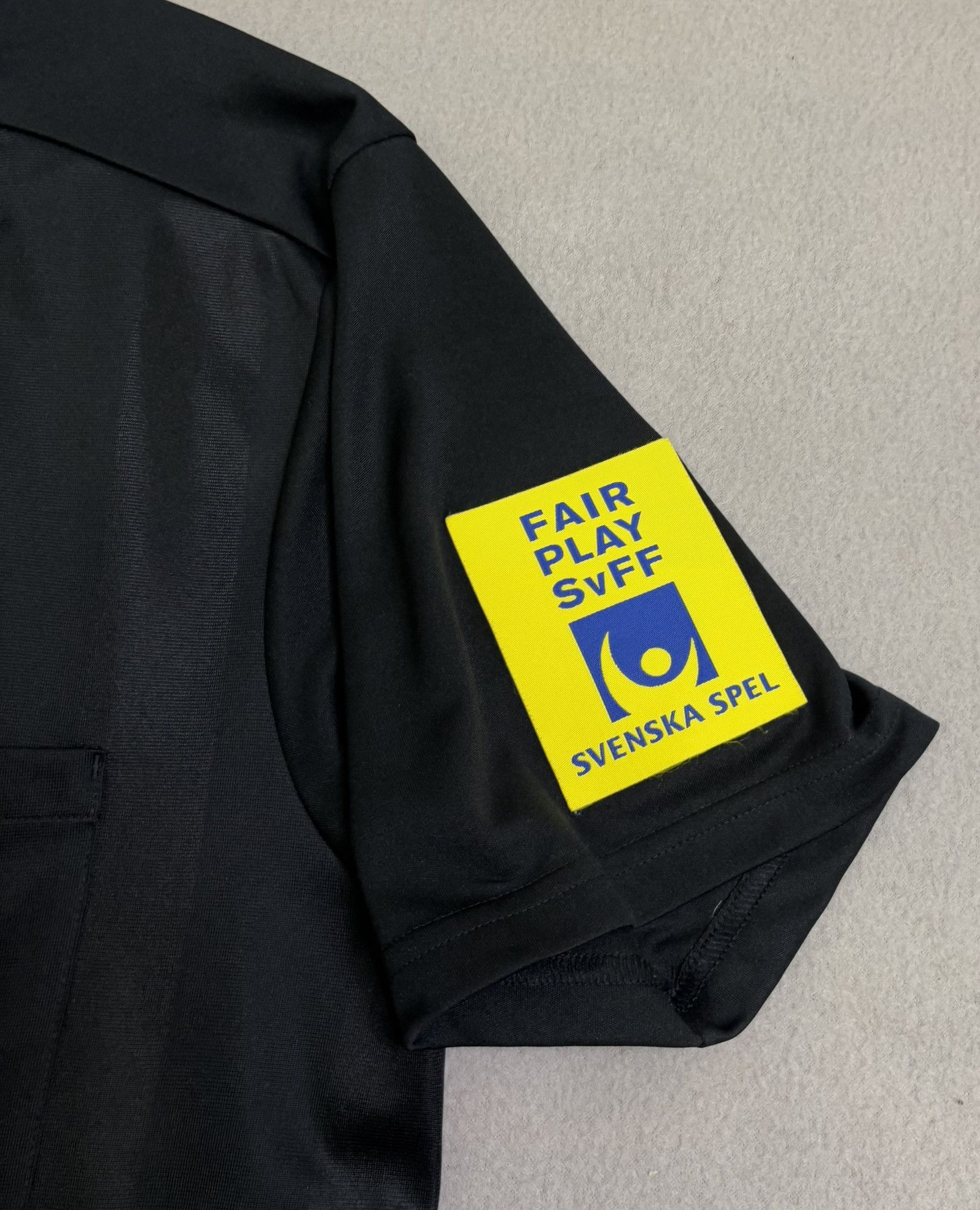 Adidas Sweden 2017/2018 Adidas Referee Shirt Size M Size US M / EU 48-50 / 2 - 8 Thumbnail