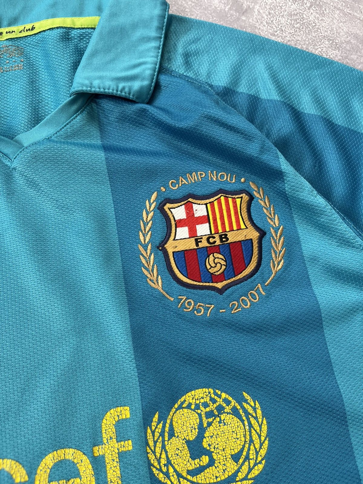 Vintage Vintage Nike FC Barcelona football jersey t-shirt 00s 90s Size US M / EU 48-50 / 2 - 4 Thumbnail