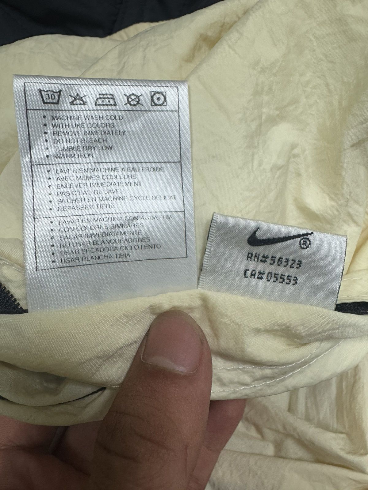 Nike Nike Reversible Black/Beige Light Jacket Size US M / EU 48-50 / 2 - 23 Thumbnail
