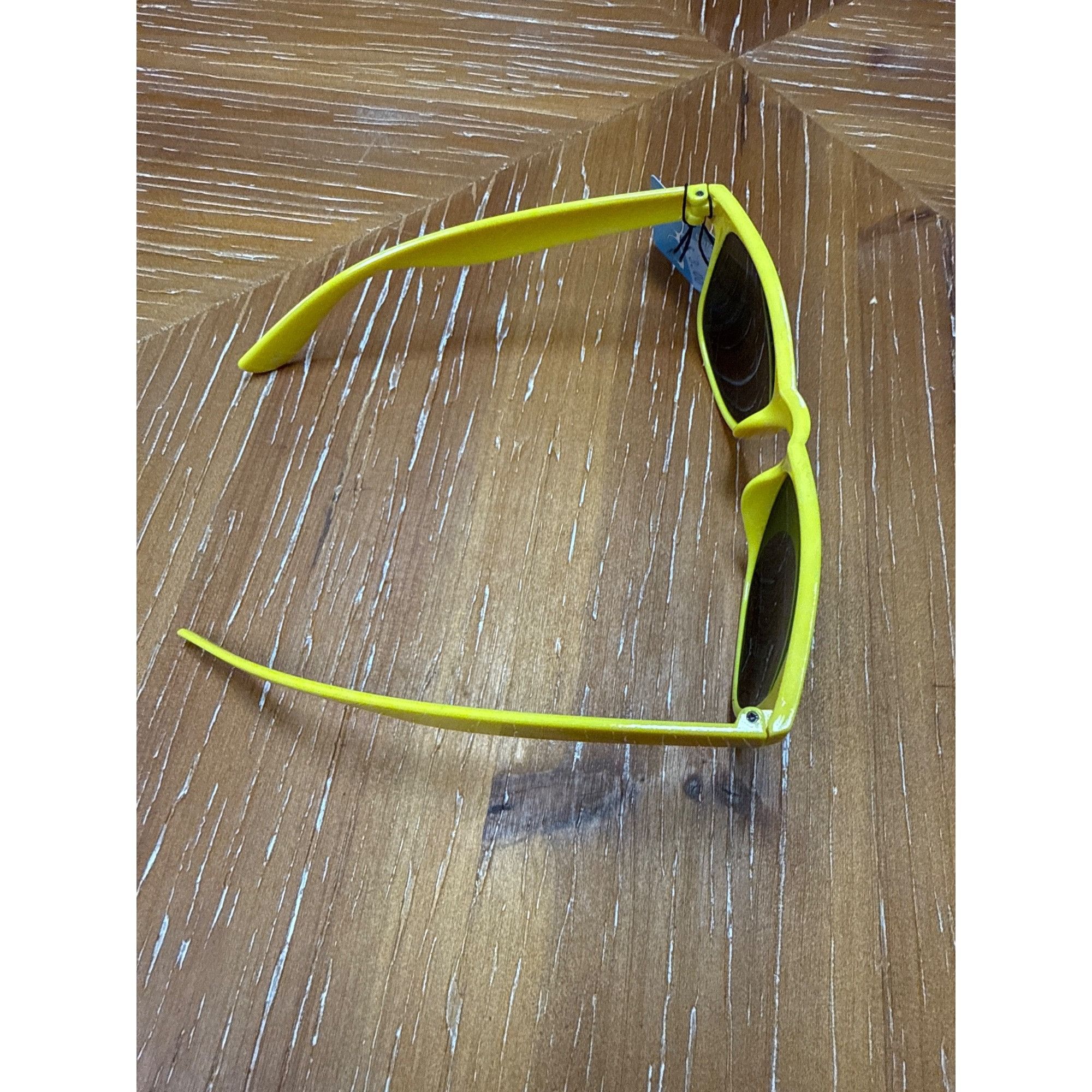 Other Yellow Wayfarer-Style Sunglasses With UV400 Protection Light Size ONE SIZE - 7 Thumbnail