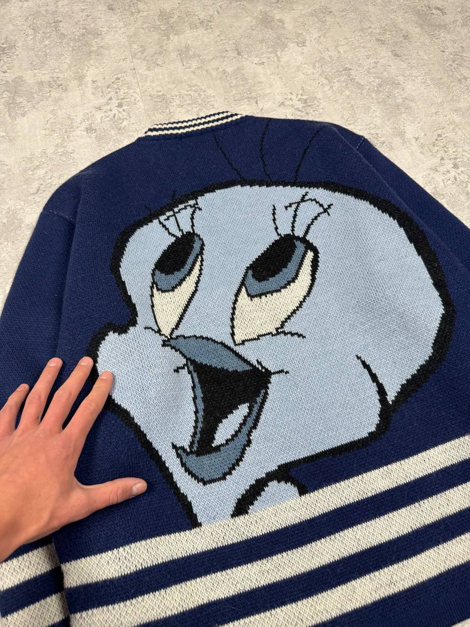 Vision Streetwear Vintage 2000 Loney Tunes Tweety Sweater Over Print Size US L / EU 52-54 / 3 - 9 Thumbnail