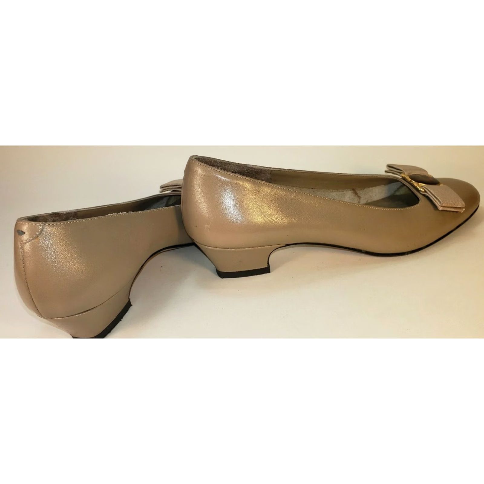 Vintage Rangoni Dress Flats Women 5.5B Beige Bow Ornament Leather Flat New with Satin Bow Gold Copper Enamel Accent Size M / US 6-8 / IT 42-44 - 6 Thumbnail