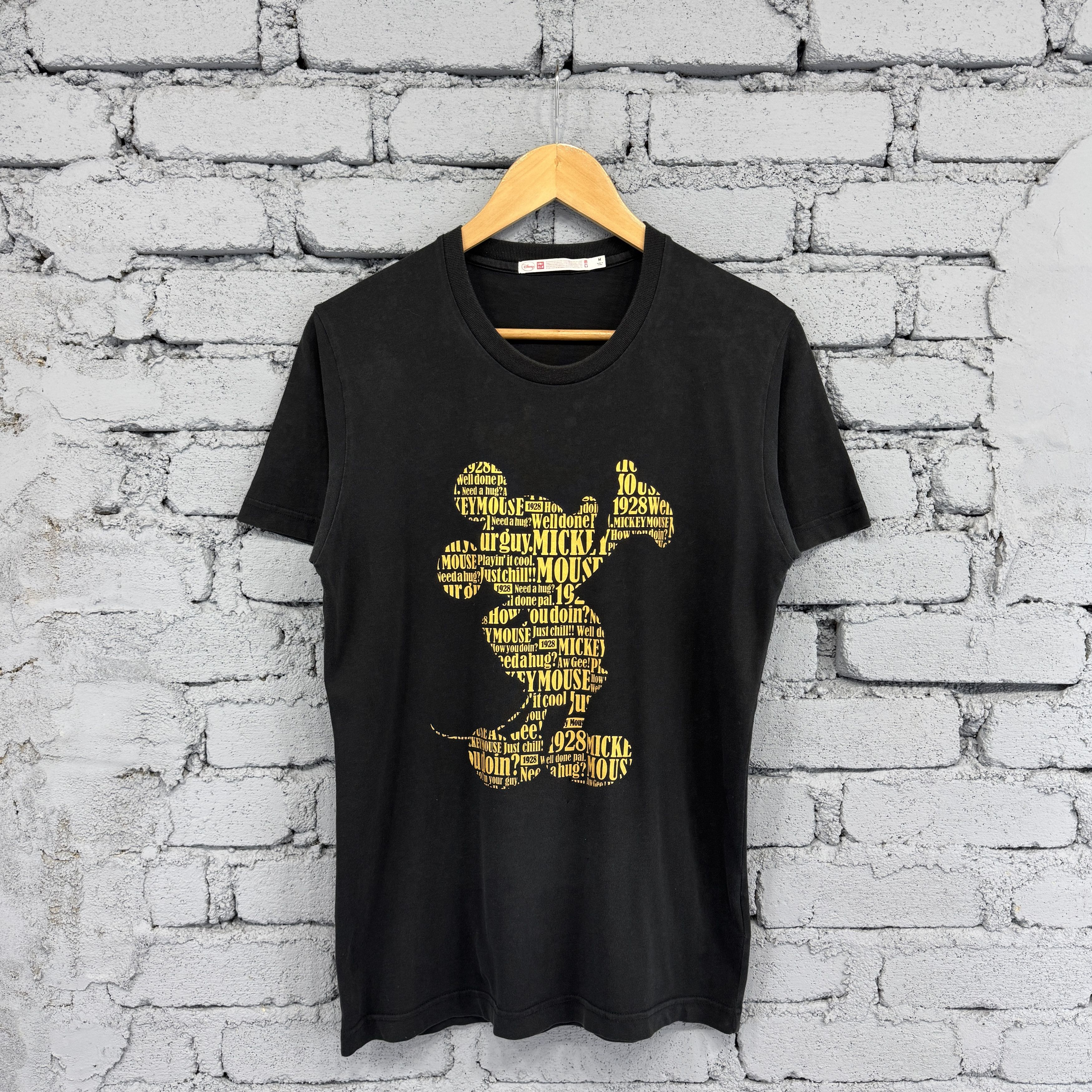Uniqlo Uniqlo Black Disney Mickey Mouse Sunfaded Tshirt Size US M / EU 48-50 / 2 - 1 Thumbnail