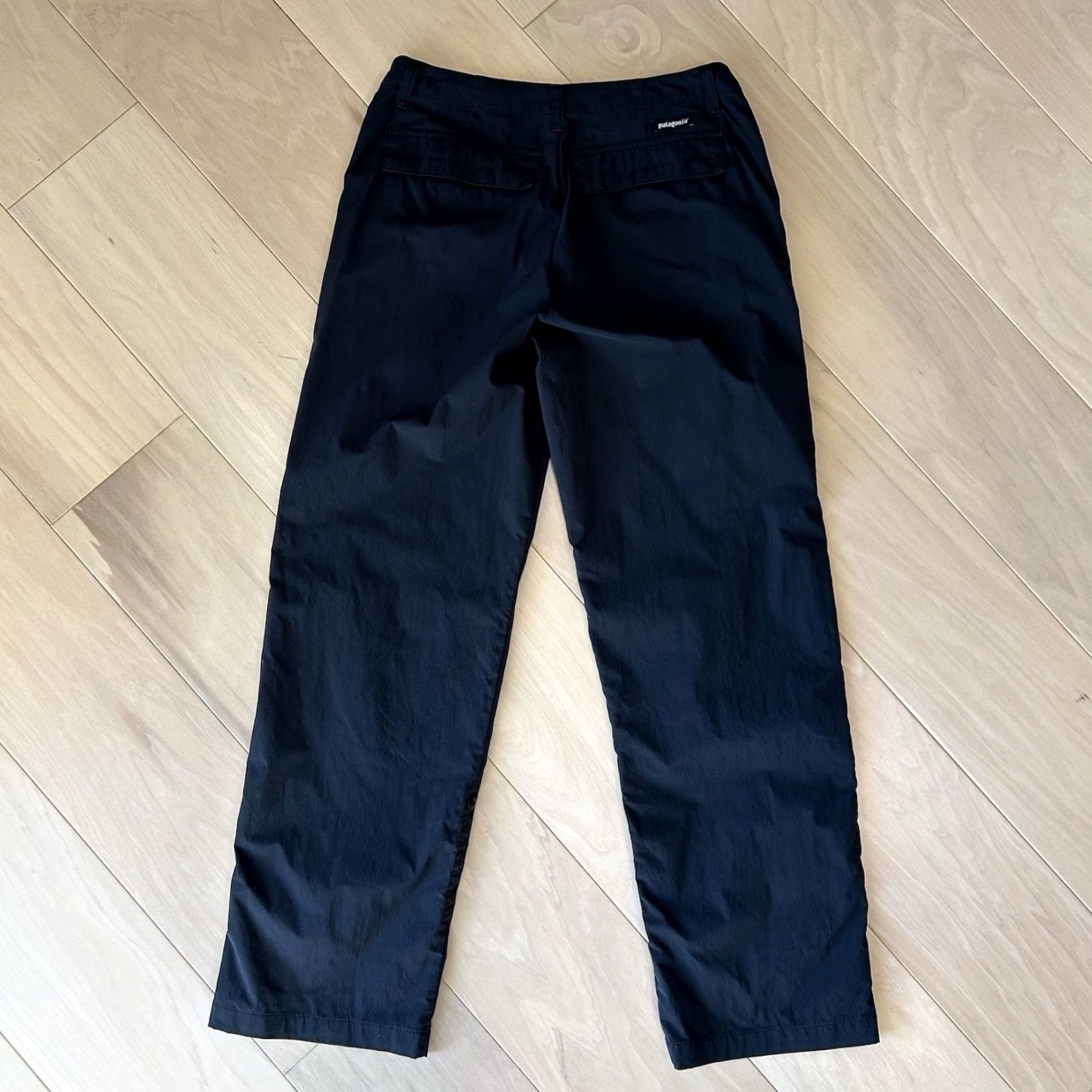 Patagonia Patagonia Pants 29" Inseam 30" Distressed Women's Waist 29" Nylon Knit Black Straight Rise Mid-Contemporary Outdoorsy Casual Workwear Size 29" - 4 Thumbnail