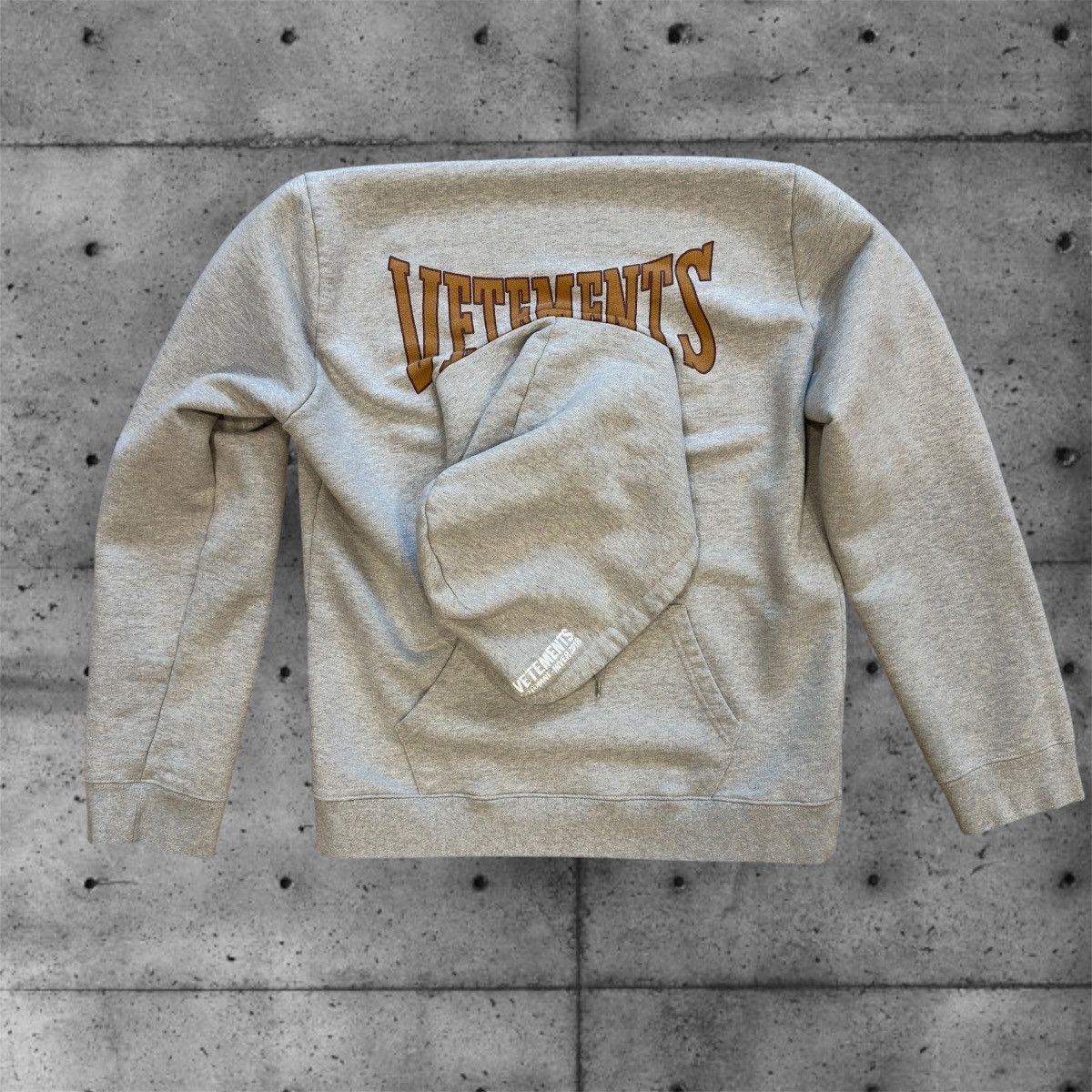 Vetements Vetements misplaced hoodie grey hoodie S size Size US XS / EU 42 / 0 - 1 Thumbnail