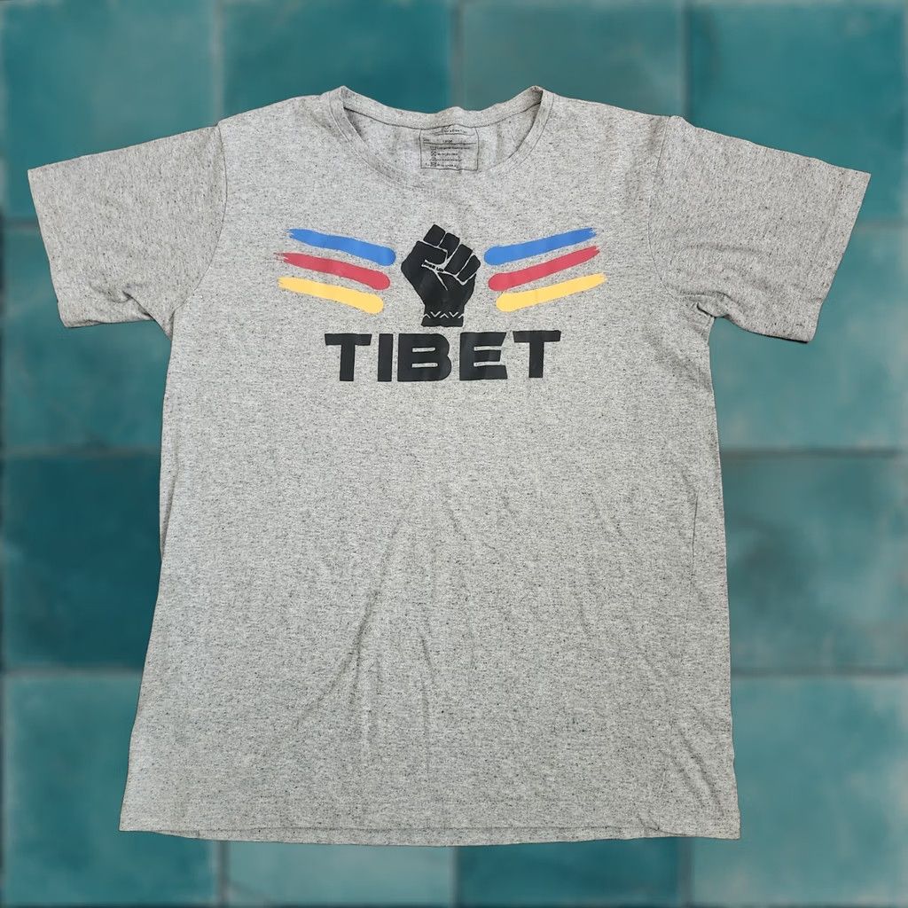 Vintage VINTAGE Free Tibet Graphic Tee Shirt Mens L Gray Cotton Short Sleeve Crew Neck Activist Shirt Mens Regular Fit Size US L / EU 52-54 / 3 - 1 Thumbnail