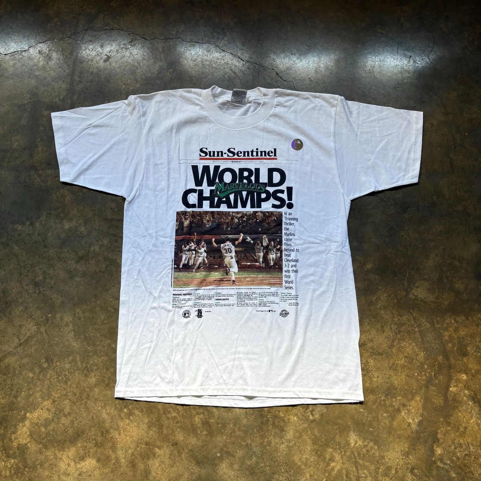 MLB Crazy Vintage Marlins World Champs Newspaper T-shirt Size US XL / EU 56 / 4 - 1 Thumbnail