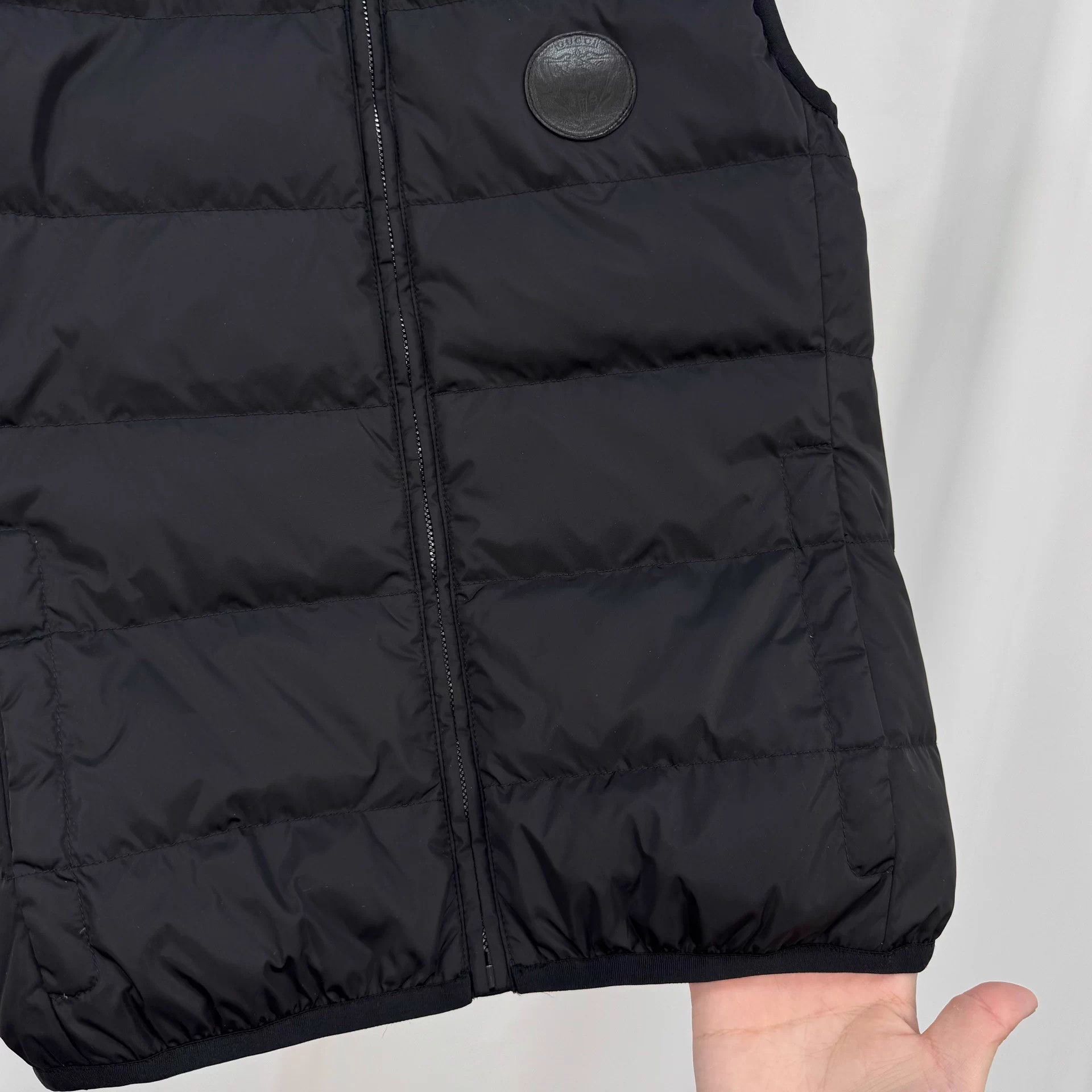 Gucci Gucci black down vest all over print 38 new Size XS / US 0-2 / IT 36-38 - 4 Thumbnail