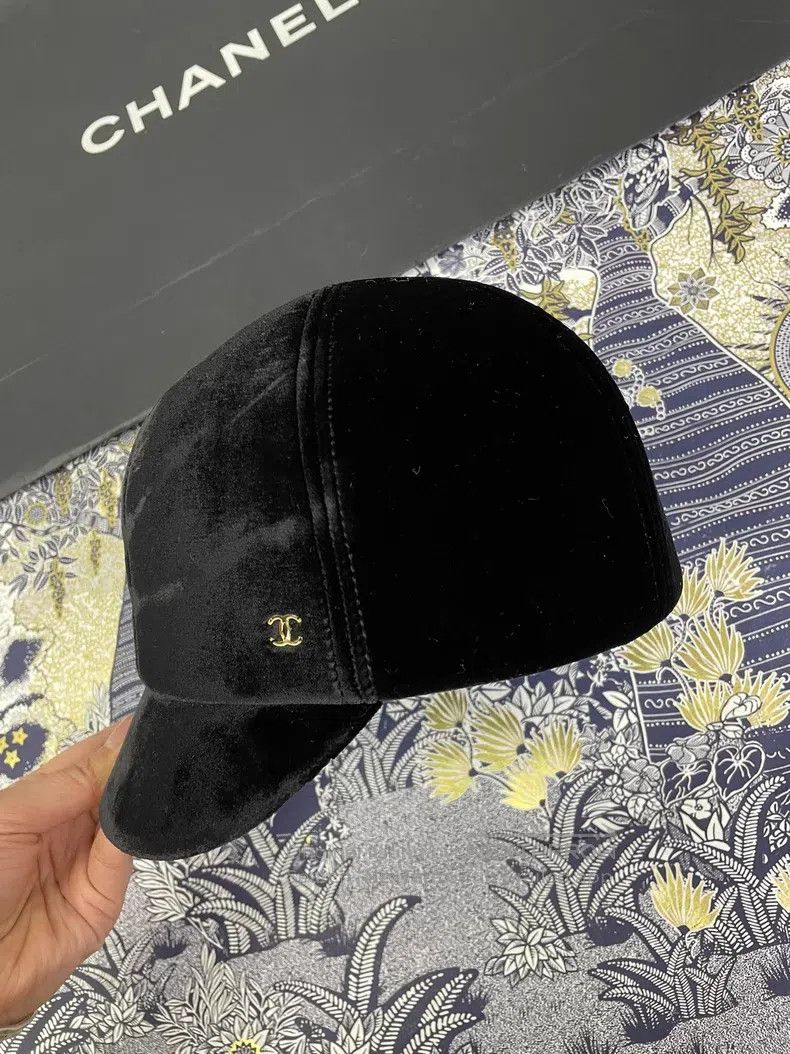 Chanel Chanel Size S Black velvet equestrian cap Size ONE SIZE - 3 Thumbnail