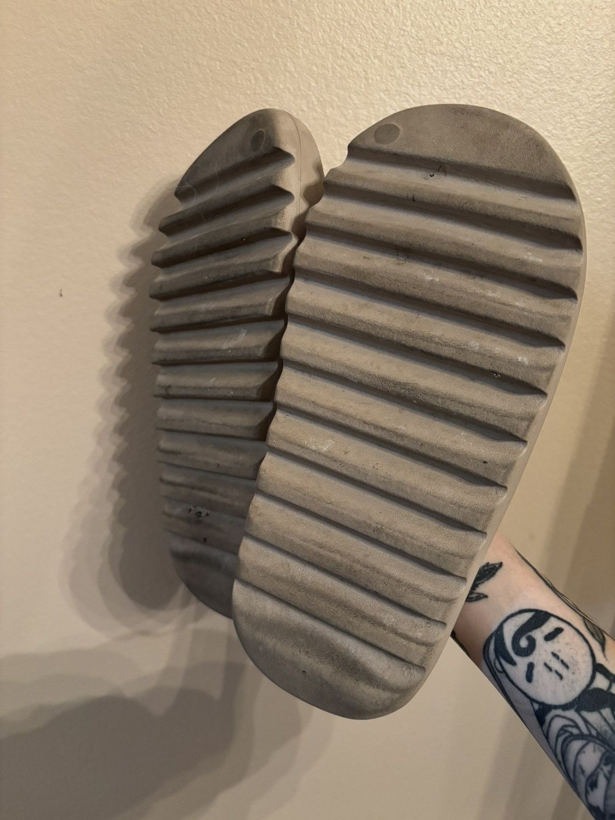Yeezy Adidas Yeezy Slides 'Pure' 2021 ReRelease Size US 7 / EU 40 - 5 Thumbnail