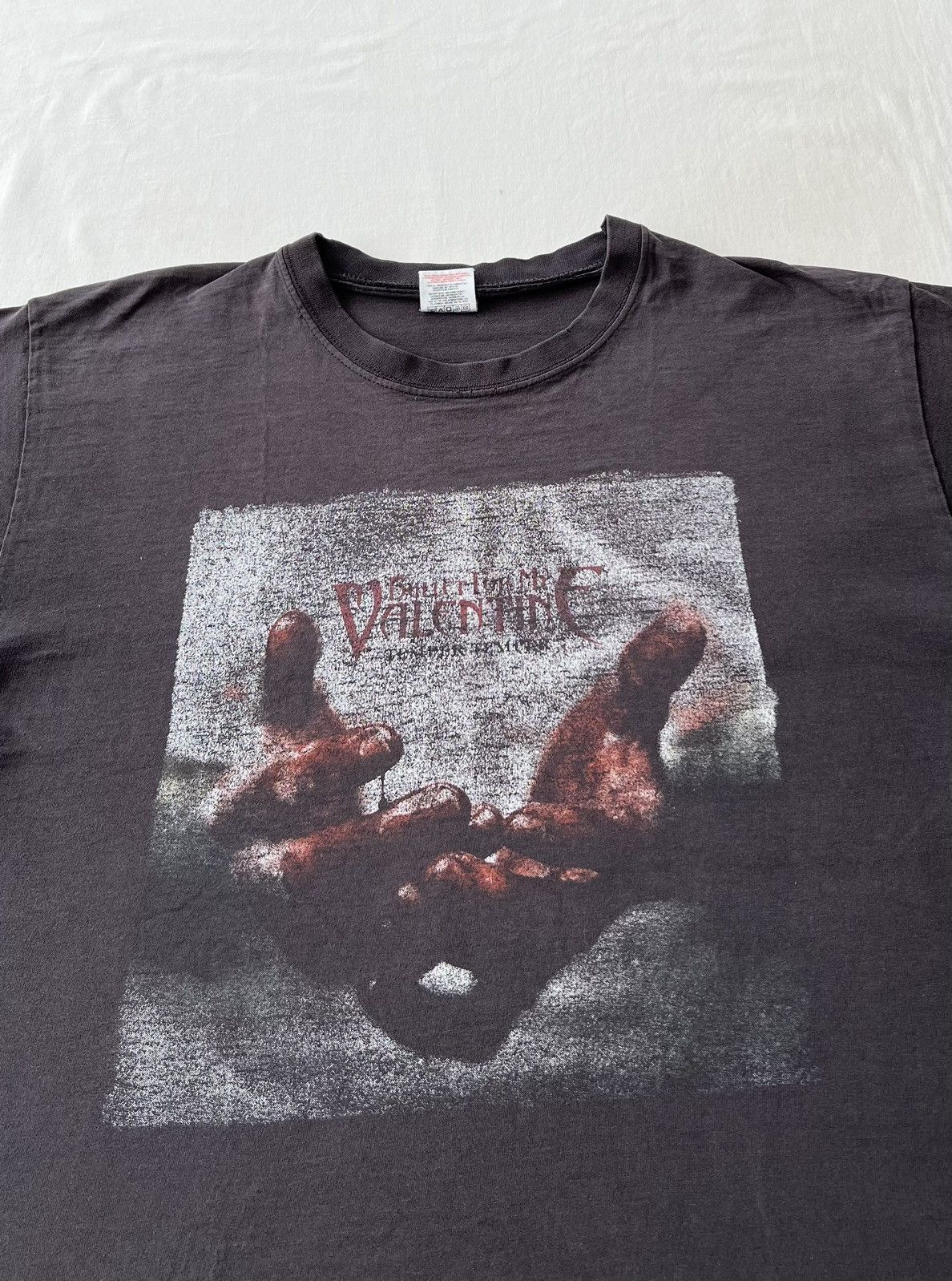 Band Tees Vintage 2013 Bullet for my Valentine Sun Faded Y2k T-shirt Size US M / EU 48-50 / 2 - 5 Thumbnail