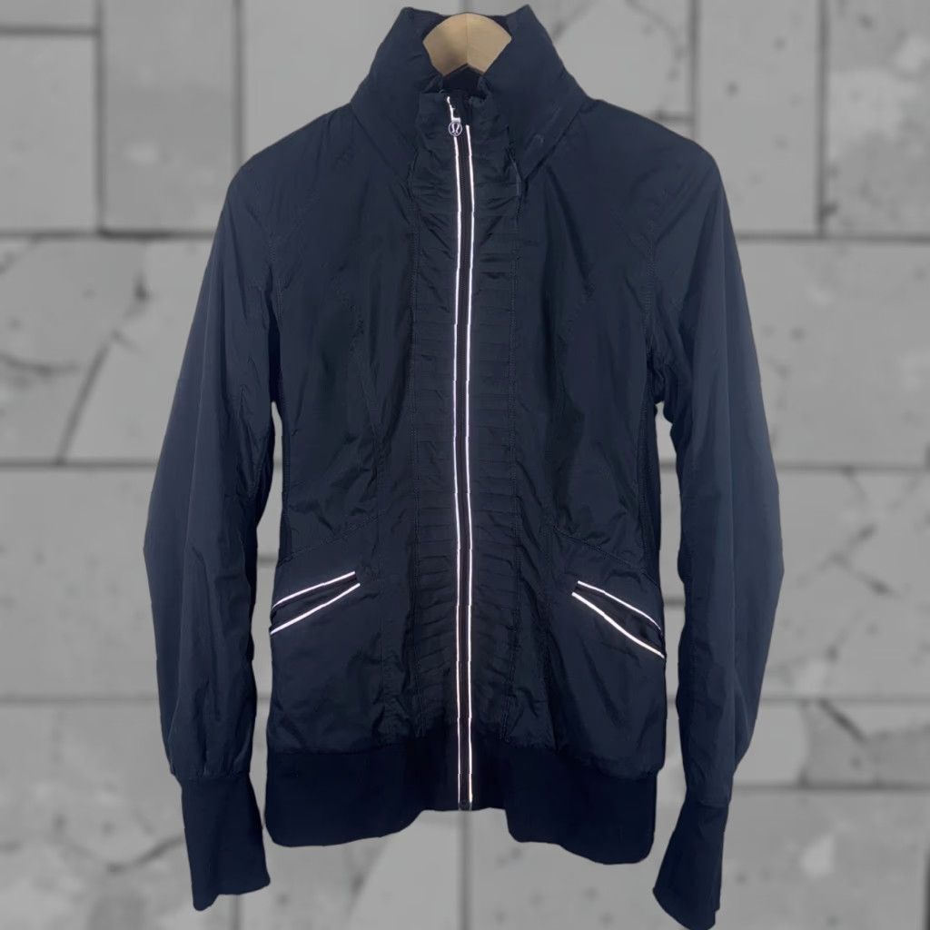 Lululemon Lululemon Black Full Zip Jacket Womens Size 8 - Jacket, Black, Full Zip, Activewear, Womens, Size 8 Size M / US 6-8 / IT 42-44 - 1 Thumbnail