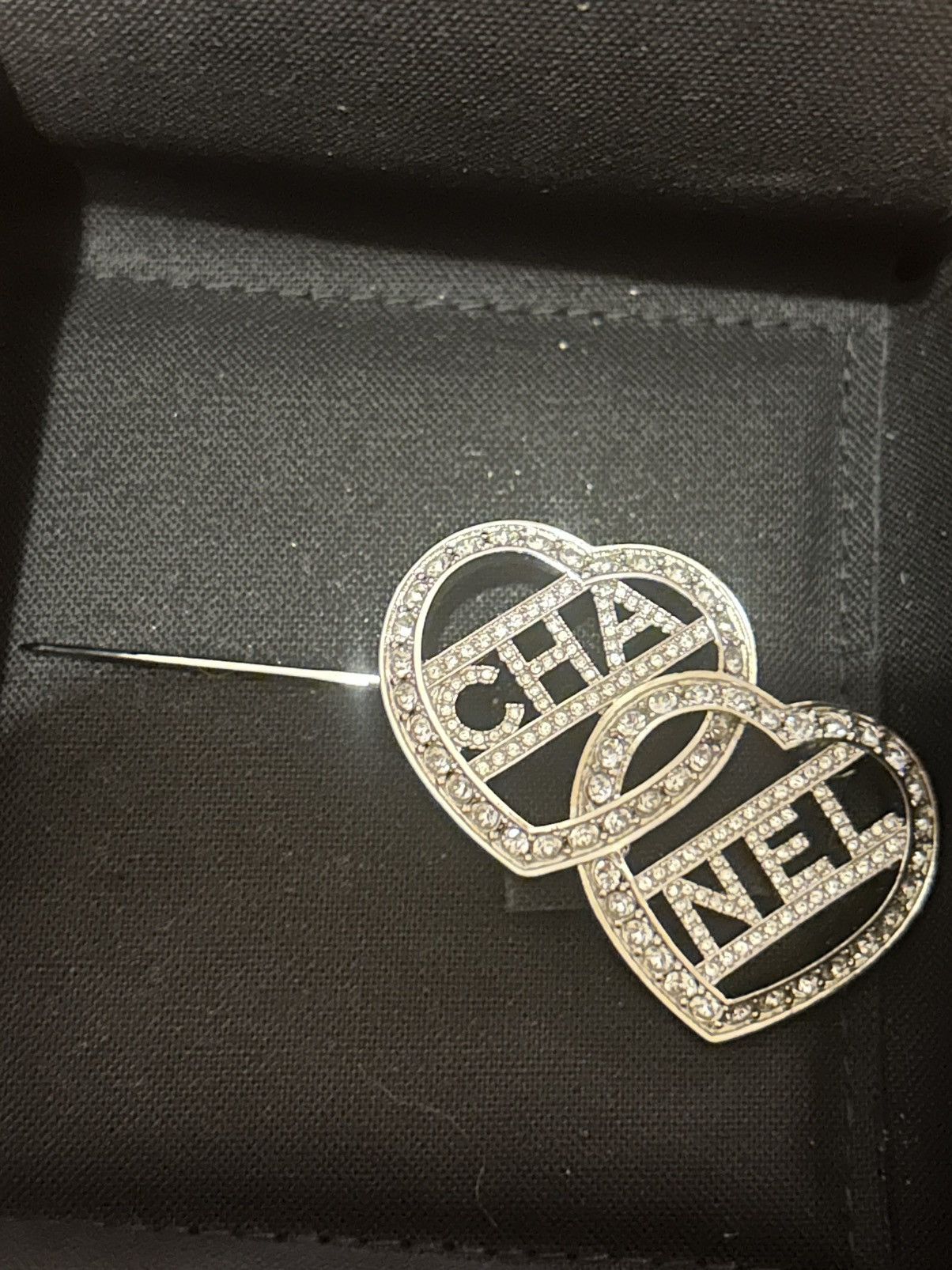Chanel Chanel Crystal Double Heart Logo Brooch Silver C23N Size ONE SIZE - 3 Thumbnail