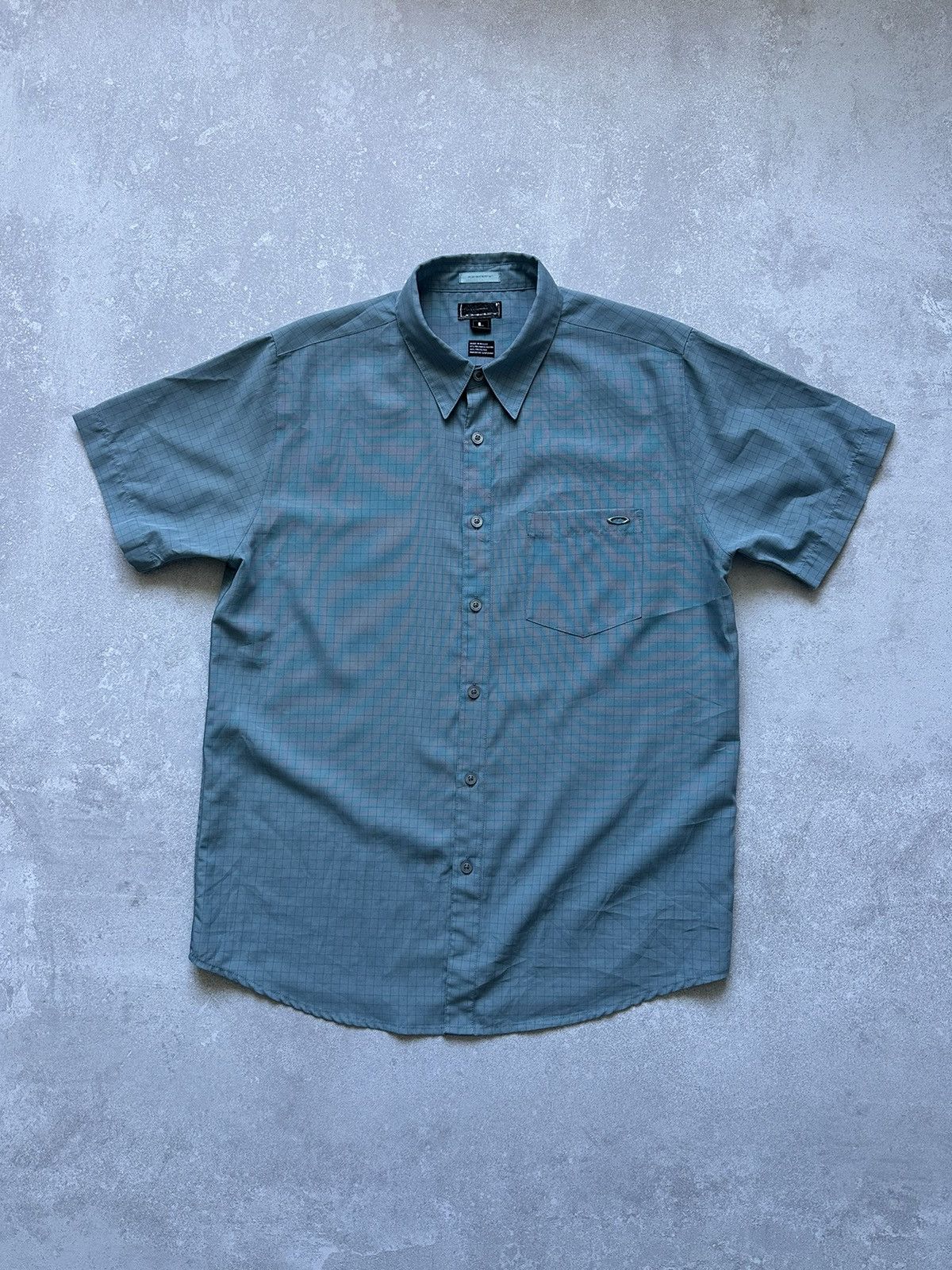 Oakley × Vintage Oakley Shirts button up short sleeve vintage size L Size US L / EU 52-54 / 3 - 1 Thumbnail