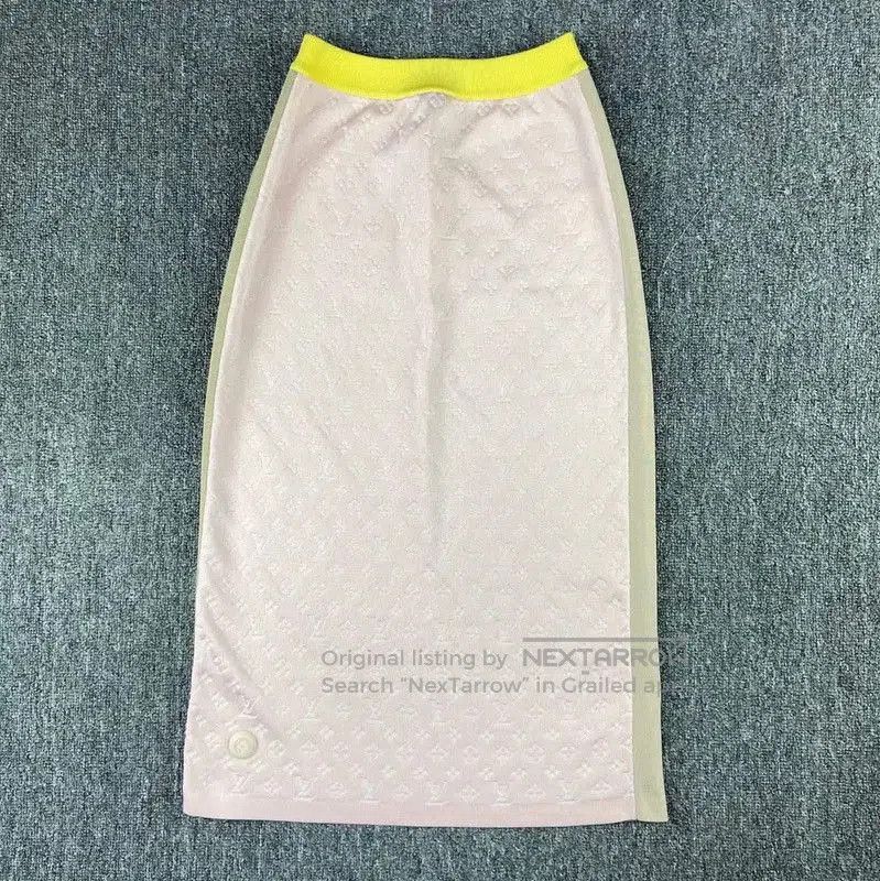 Louis Vuitton Louis Vuitton Multicolor Silk Midi Skirt . Size 22" - 1 Thumbnail