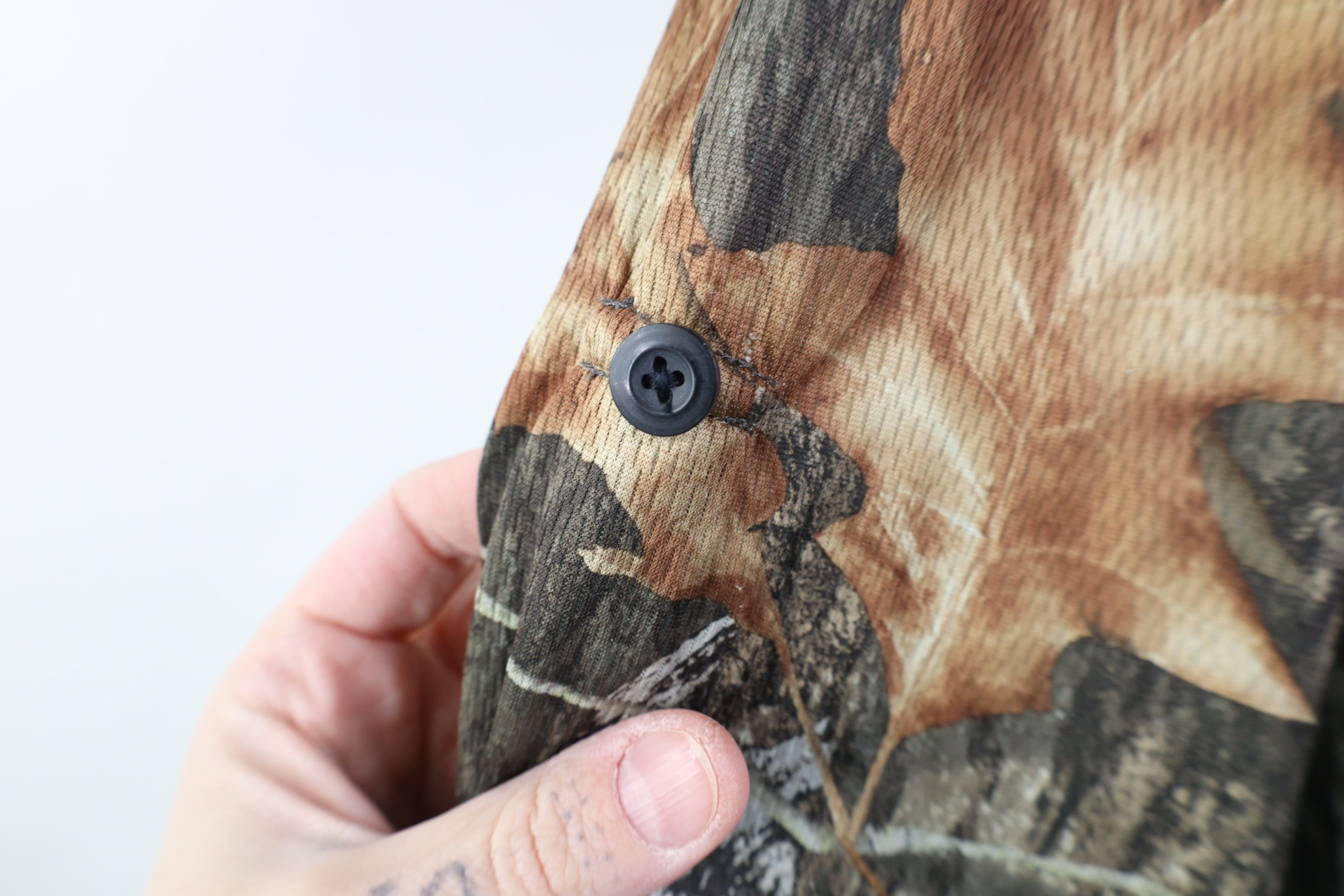 Vintage Vintage Y2K Streetwear Knit Camouflage Collared Button Shirt Size US L / EU 52-54 / 3 - 6 Thumbnail
