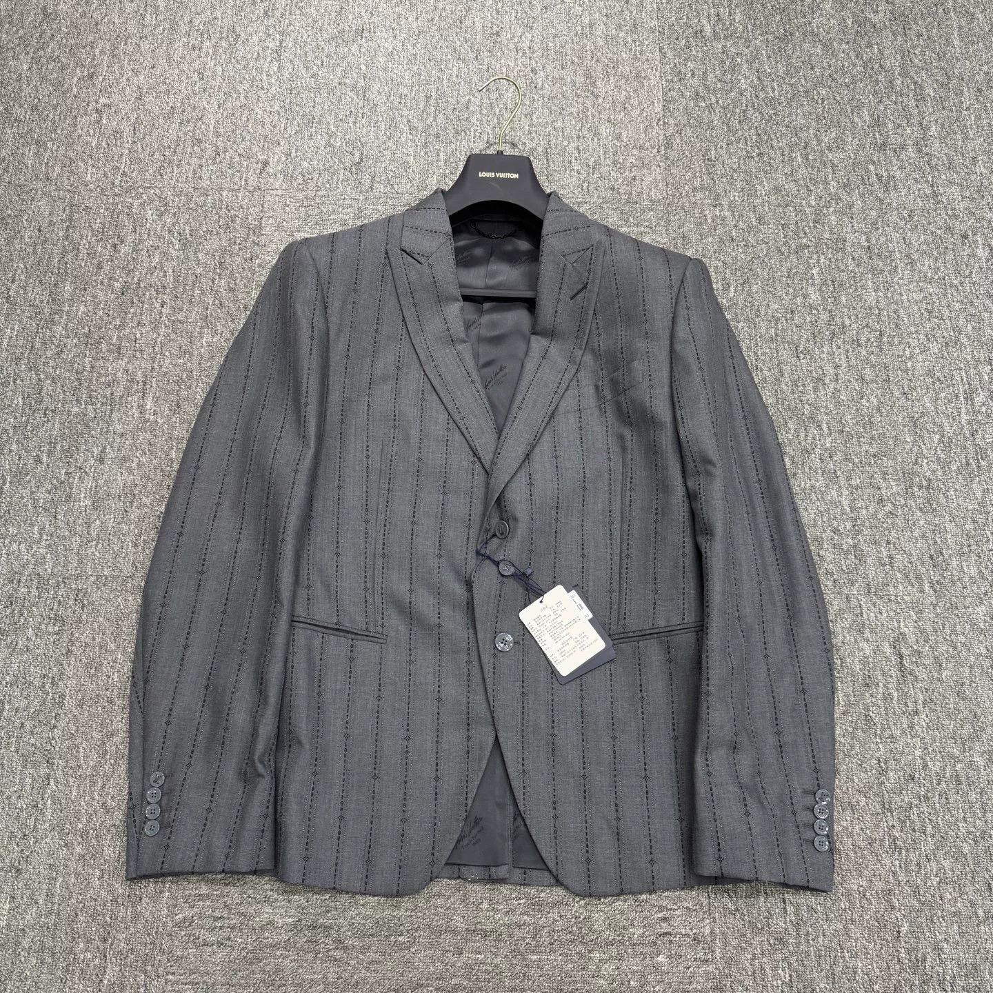 Louis Vuitton Louis Vuitton Gray Striped Wool Suit Jacket Size US XL / EU 56 / 4 - 1 Thumbnail