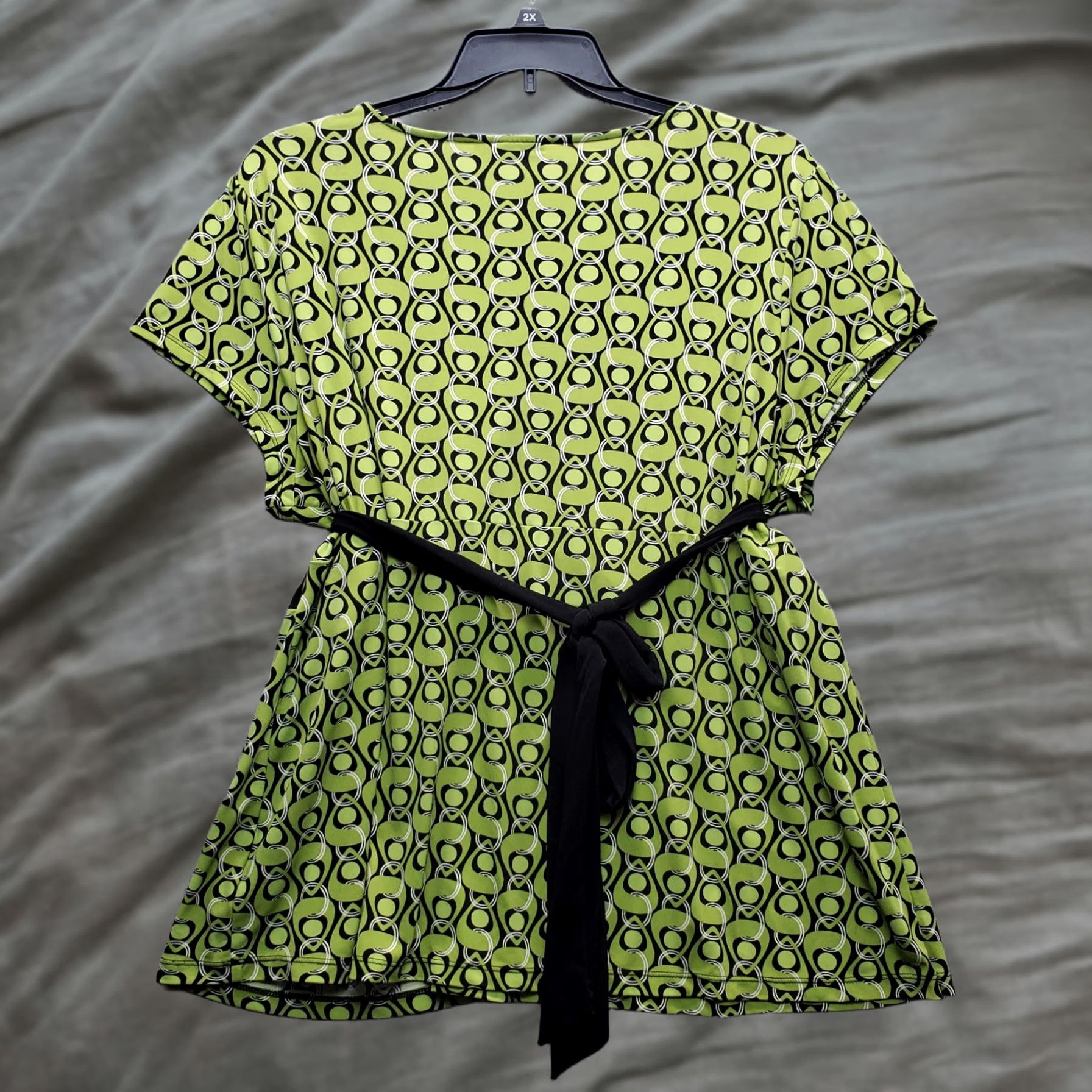 Apt. 9 Apt. 9 Womens Blouse Size 3X Multicolor Geometric Tie Waist Deep V-Neck Short Sleeve Pullover Tunic Top Size XXL / US 16-18 / IT 52-54 - 1 Thumbnail