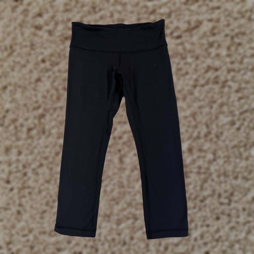 Lululemon Lululemon Wunder Under Crop Yoga Pants Womens 6 Black 21" Inseam High Rise Athletic Stretch Cropped"} Size 28" / US 6 / IT 42 - 1 Thumbnail