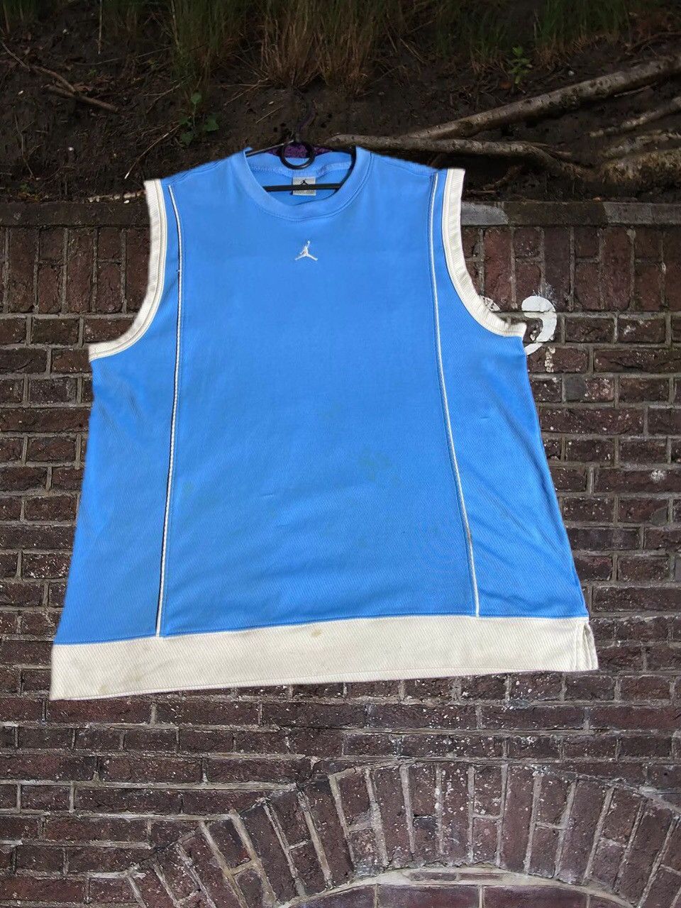 Jordan Brand × Vintage Vintage 90s Jordan T-shirt center Logo Y2K Ultra Rare Size US L / EU 52-54 / 3 - 1 Thumbnail