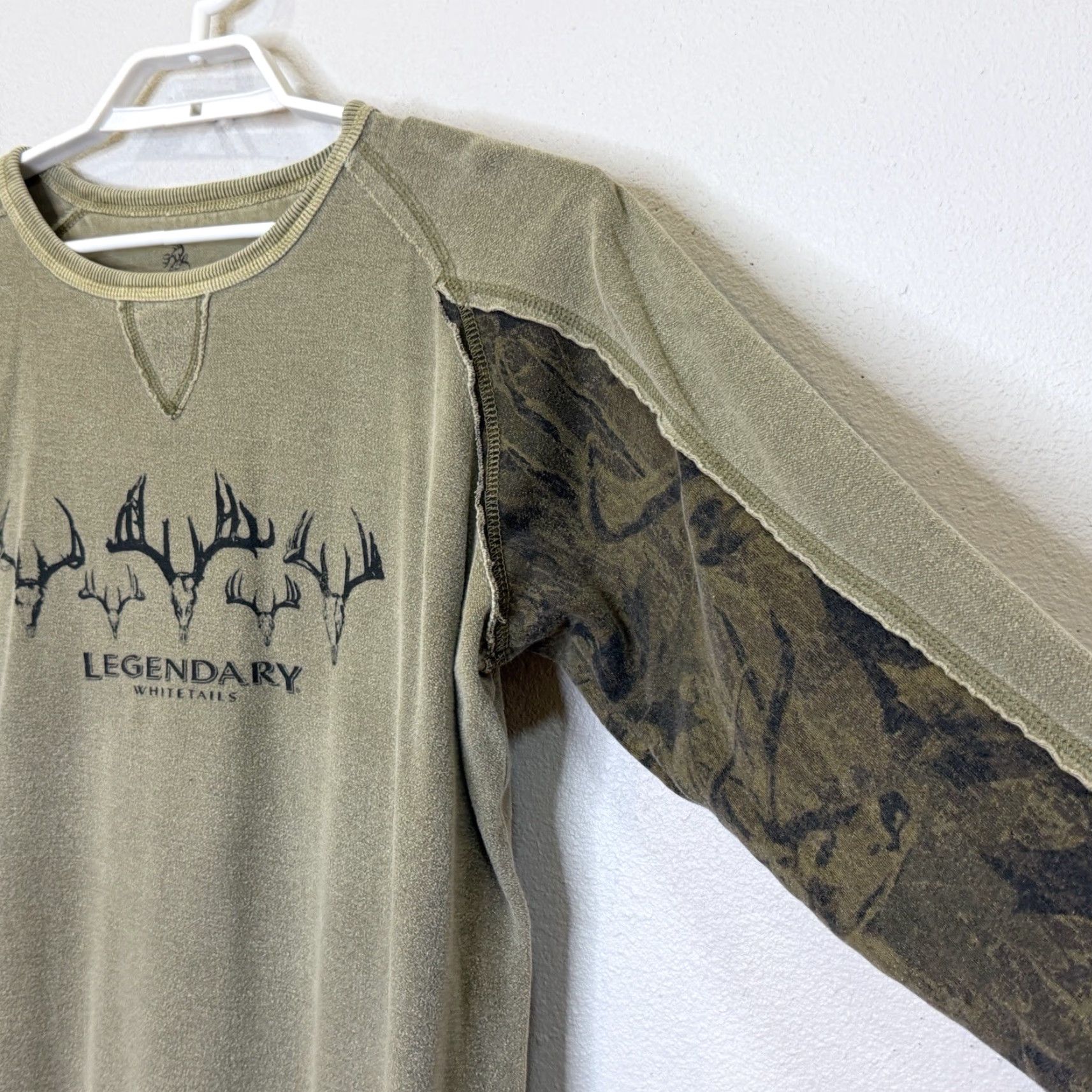 Vintage Legendary Whitetails Sweatshirt Mens Large Green & Camo Long Sleeve Distressed Size US L / EU 52-54 / 3 - 3 Thumbnail