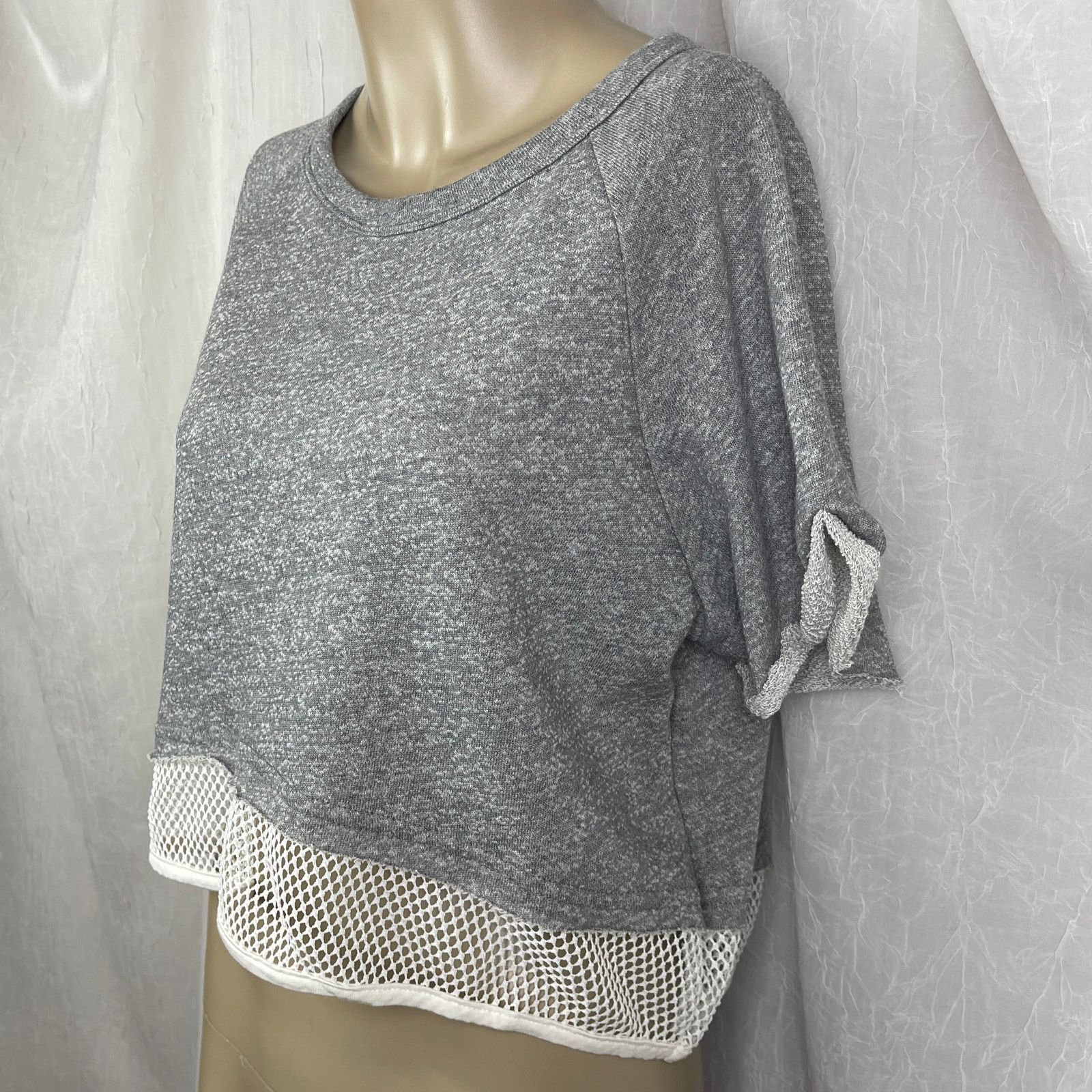 Forever 21 Forever 21 Grey Crop Sweatshirt White Mesh Athletic Top NWT Size L / US 10 / IT 46 - 6 Thumbnail