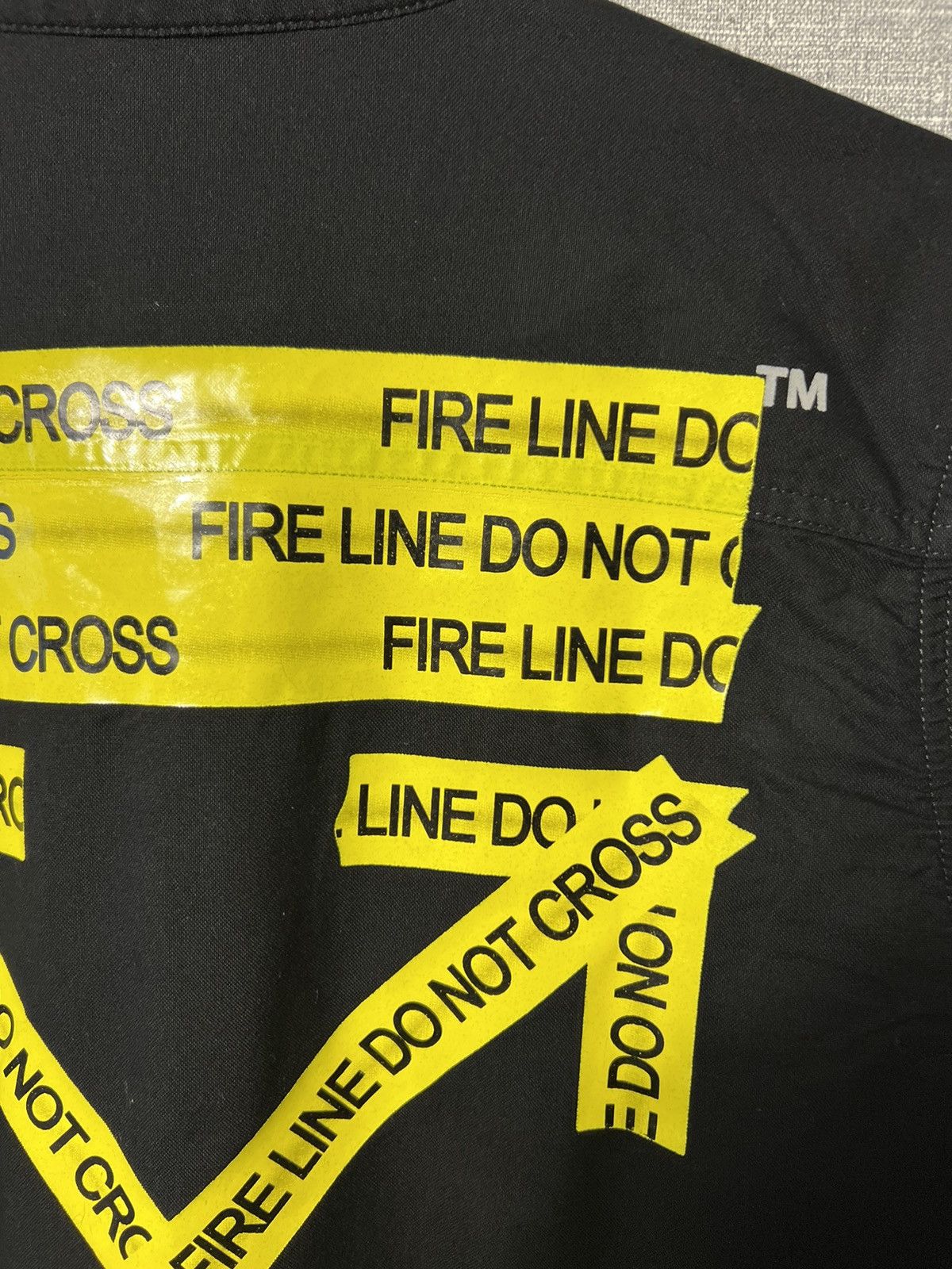 Off-White Rare Off-White Black Firetape Printed Button Oversized Shirt Size US XS / EU 42 / 0 - 6 Thumbnail