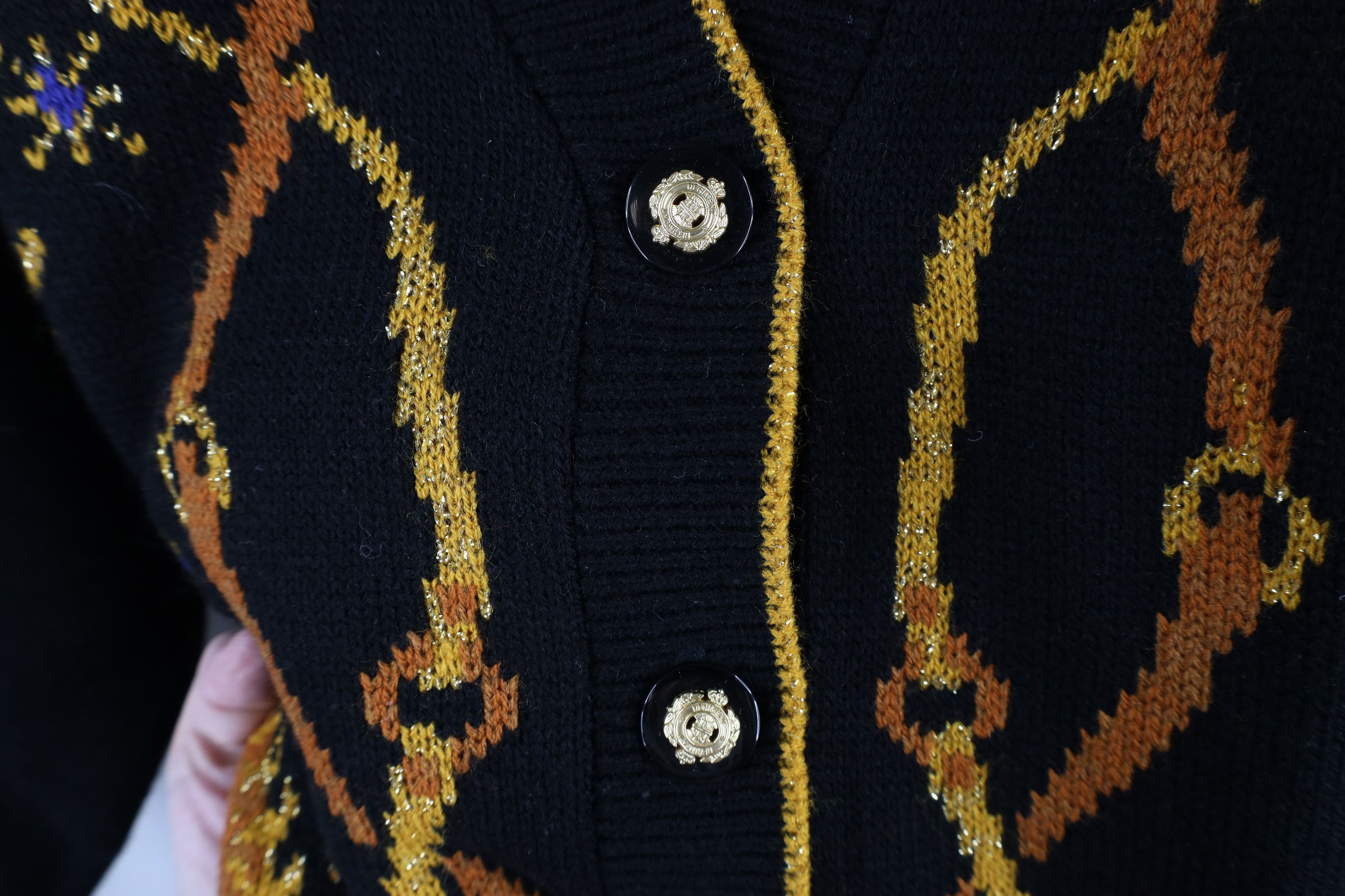 Vintage Vintage 90s Streetwear Crest Knit Cardigan Sweater USA Size M / US 6-8 / IT 42-44 - 8 Thumbnail