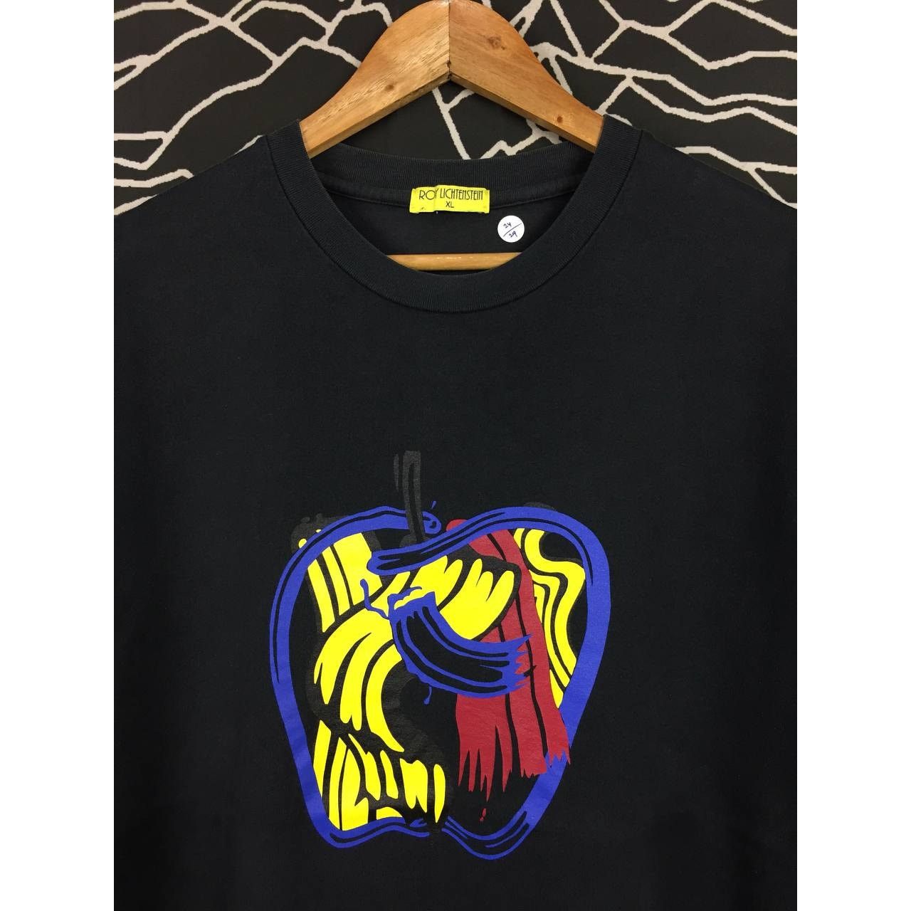 Uniqlo × Vintage Vtg Roy Lichtenstein Apple Pop Art Graphic Uniqlo Tee Size US XL / EU 56 / 4 - 3 Thumbnail